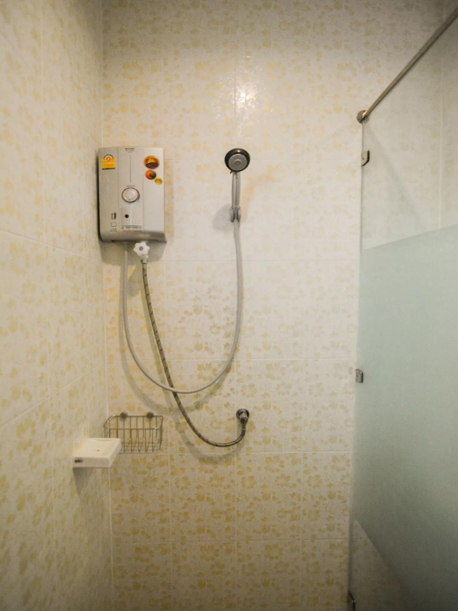 Shower in Baan Yokmhanee