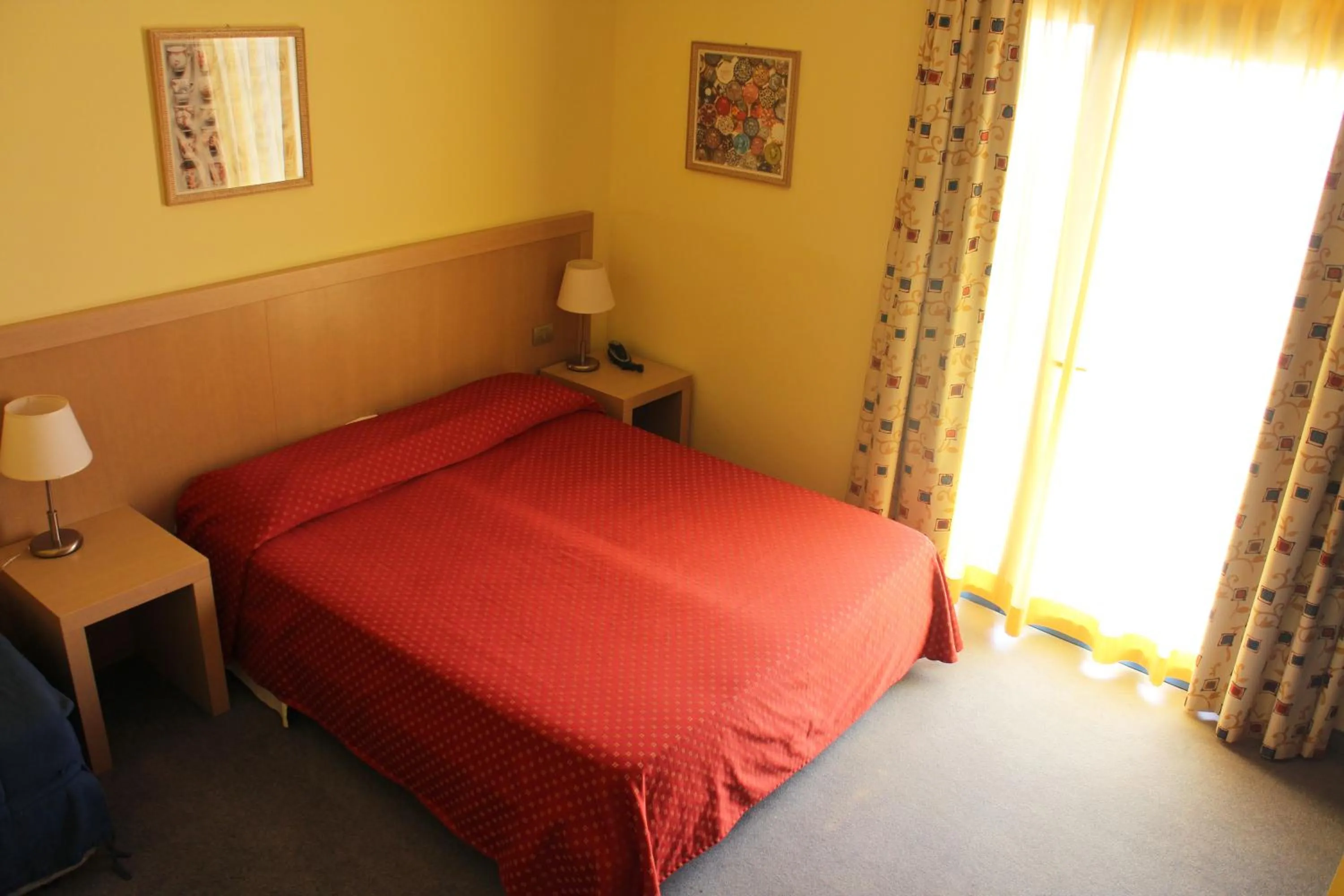 Photo of the whole room, Bed in Hotel Cristallo