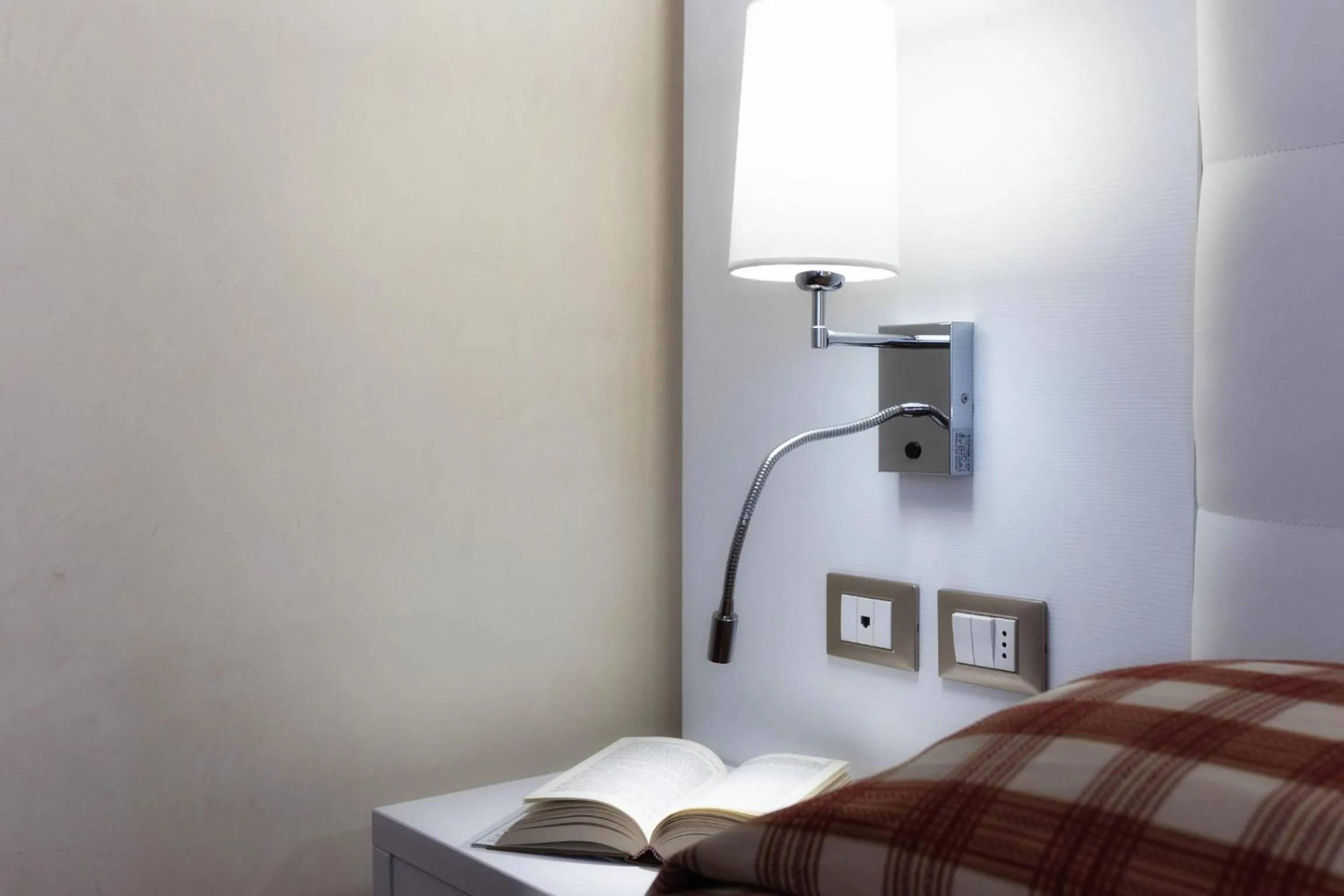 Decorative detail, Bed in Hotel Arizona