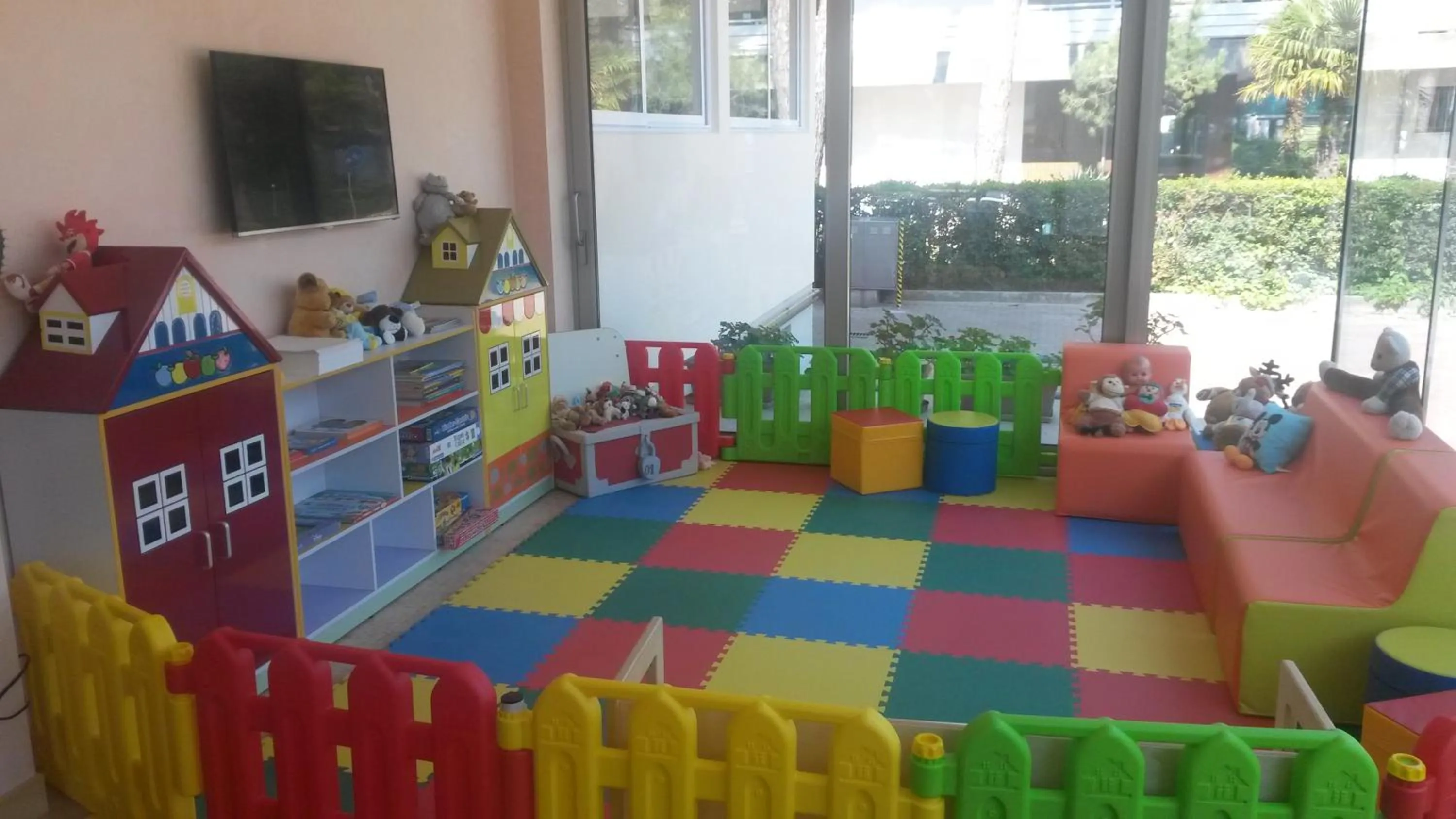 Area and facilities in Hotel Arizona