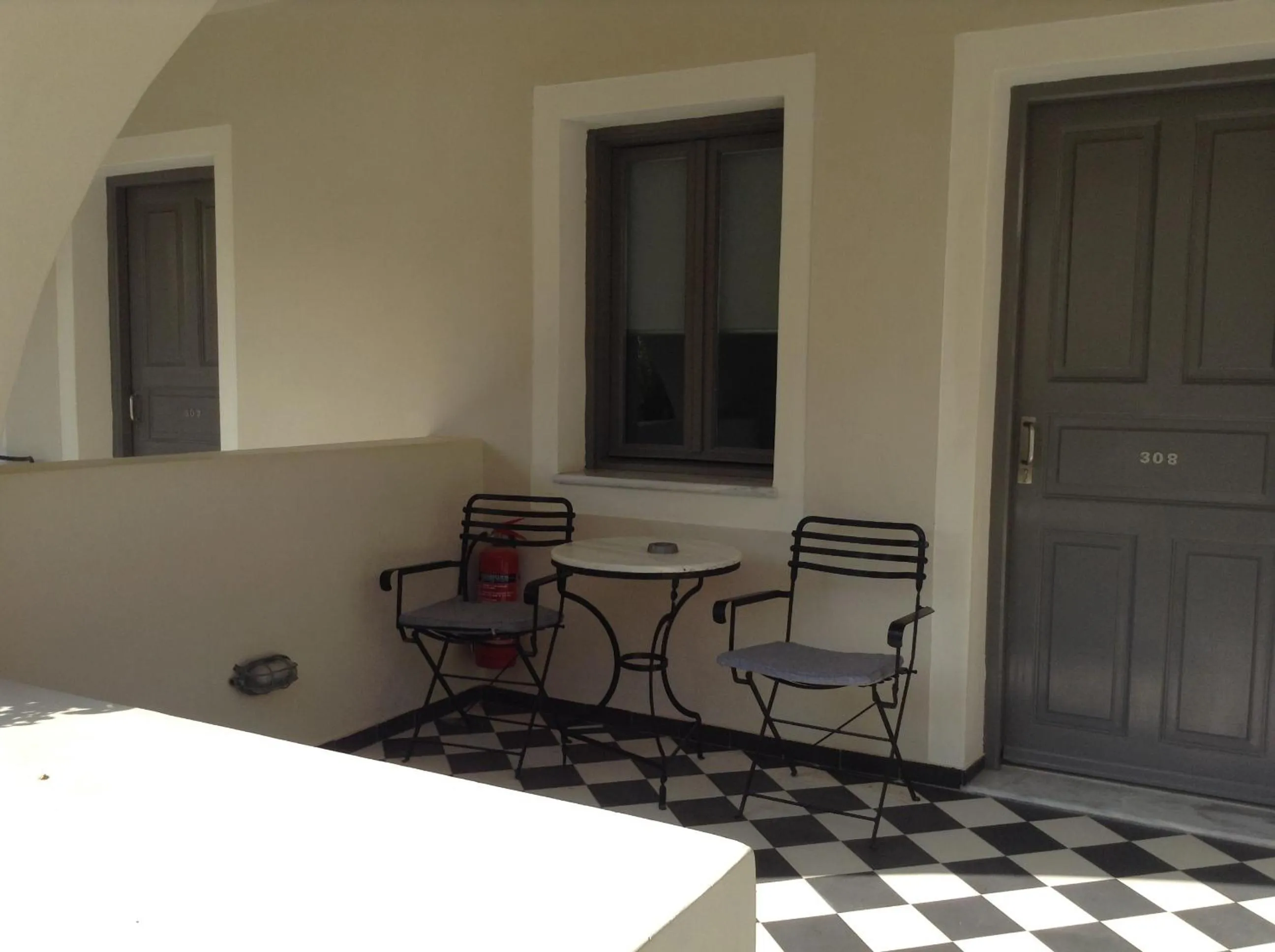 Patio in Rose Bay Hotel