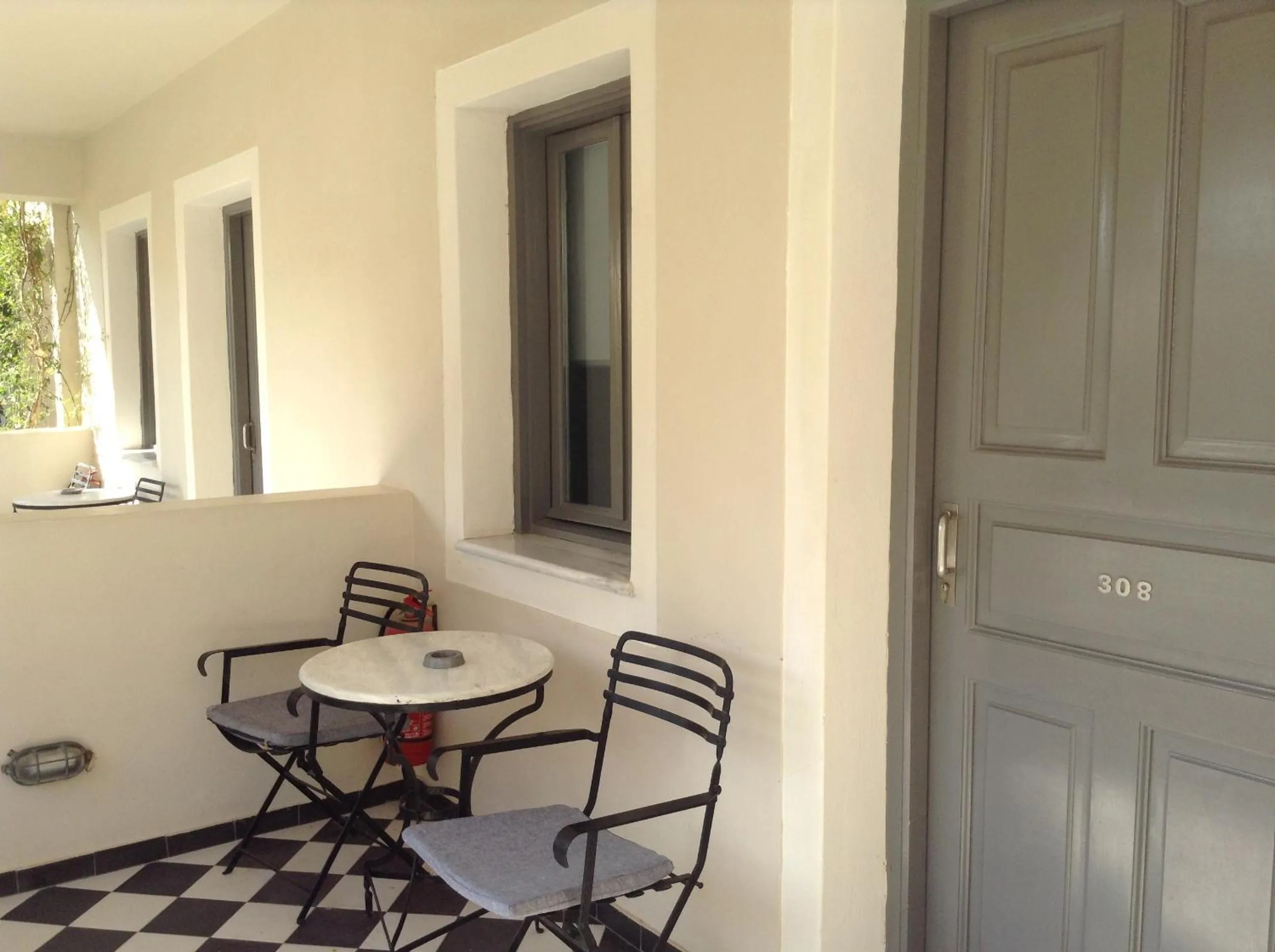 Patio in Rose Bay Hotel