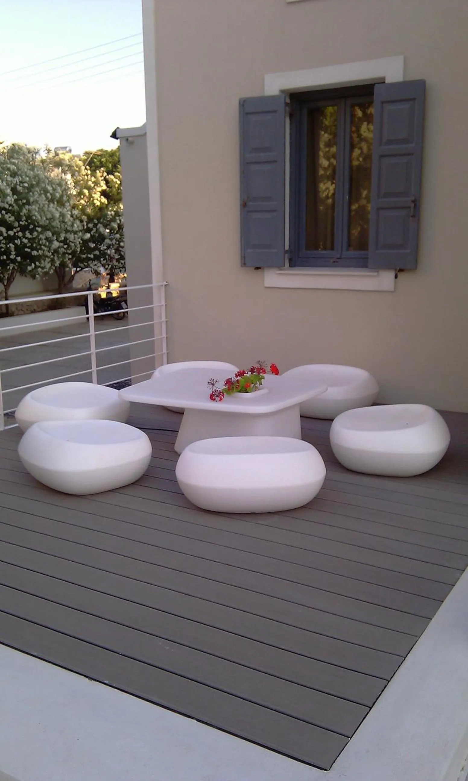 Patio in Rose Bay Hotel