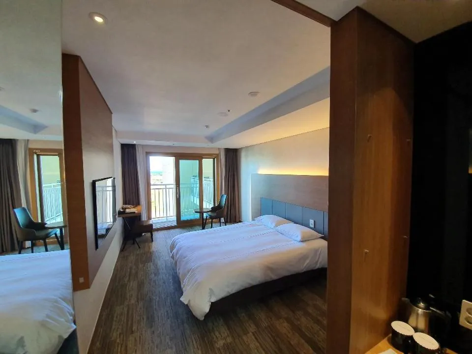 Golden Tulip Jeju Seongsan Hotel