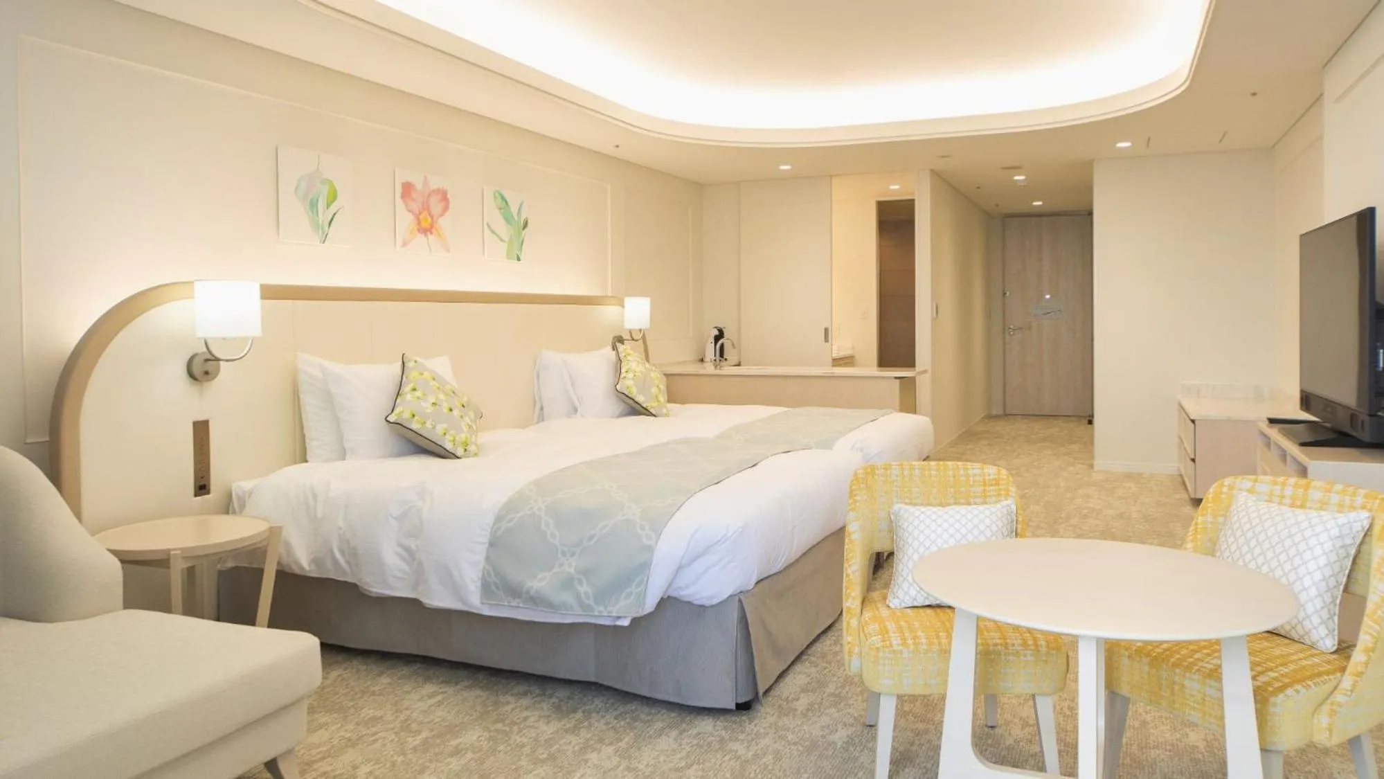 Photo of the whole room, Bed in Karatsu Seaside Hotel