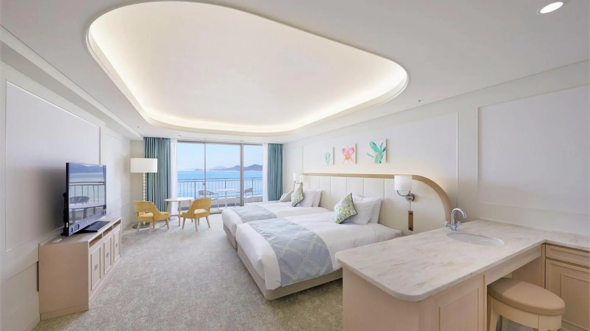 Photo of the whole room, Bed in Karatsu Seaside Hotel