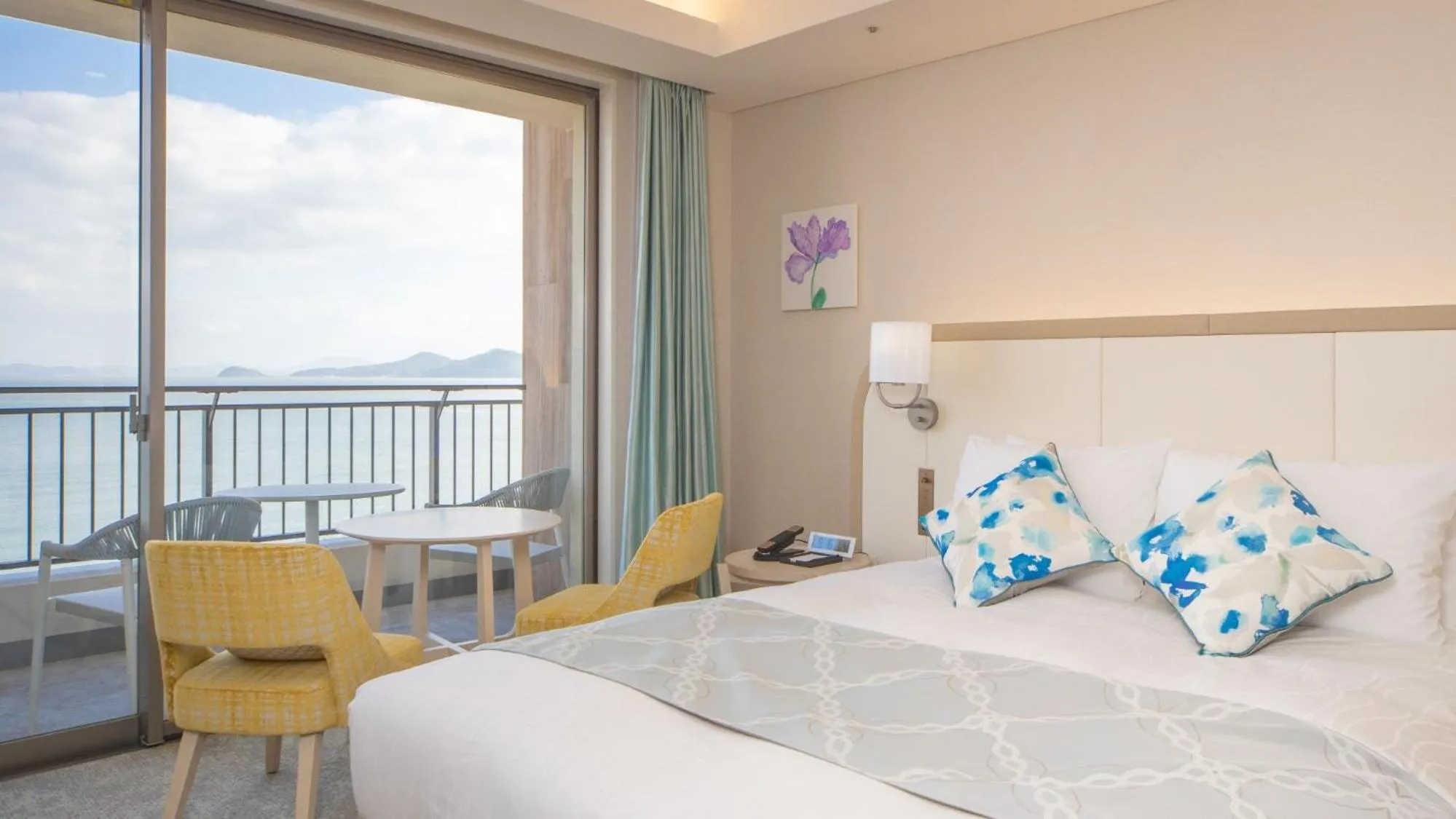 Photo of the whole room, Bed in Karatsu Seaside Hotel