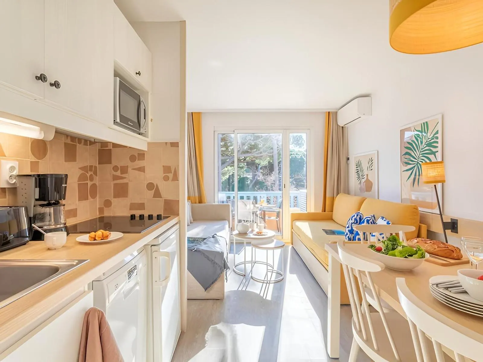 Kitchen or kitchenette in Résidence Pierre & Vacances La Pinède