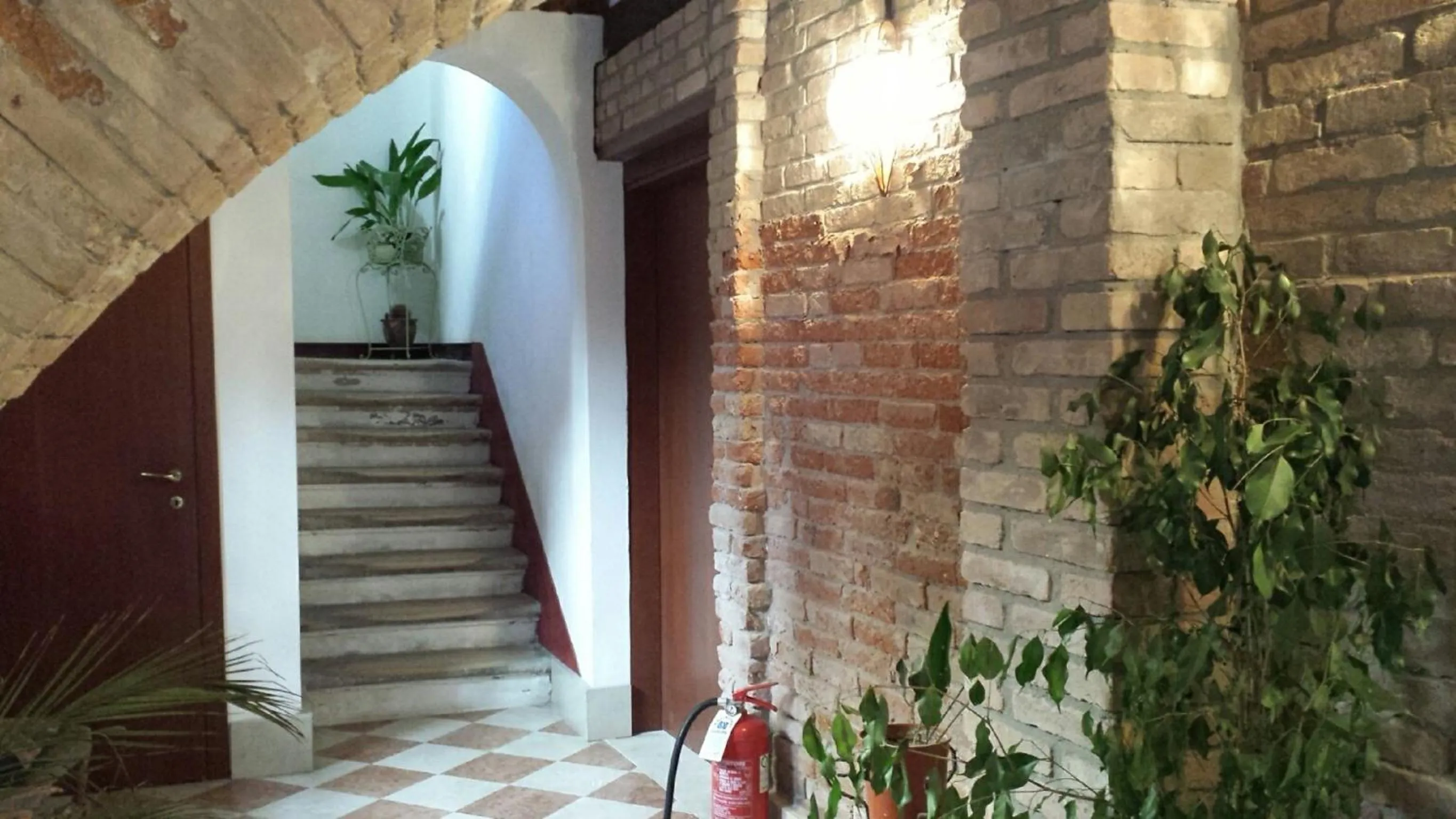 Facade/entrance in Ca' Riccio