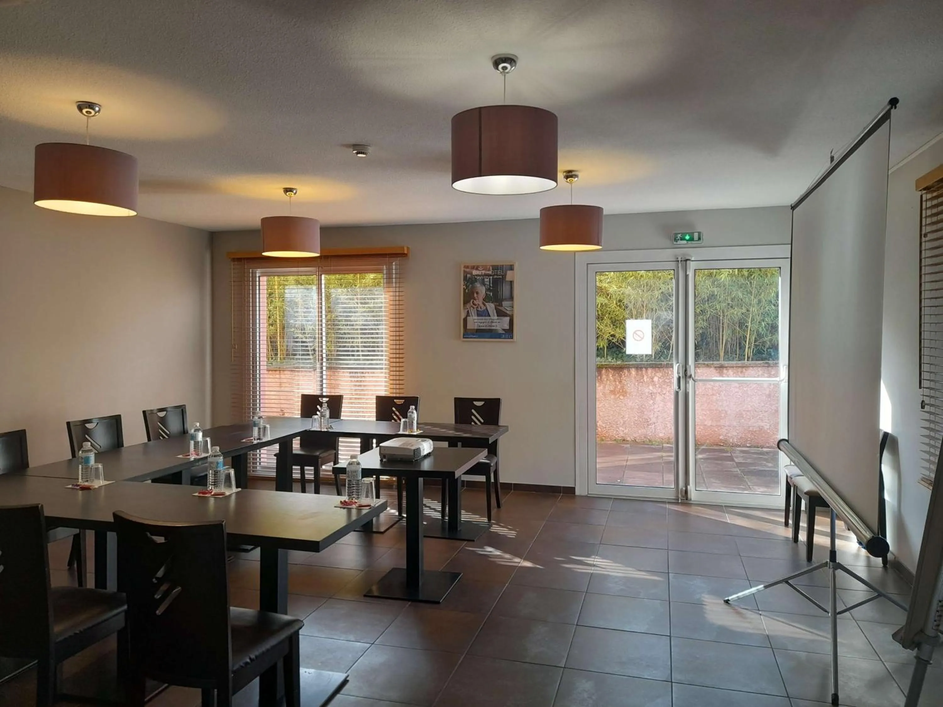 Meeting/conference room in Brit Hotel Confort Montauban