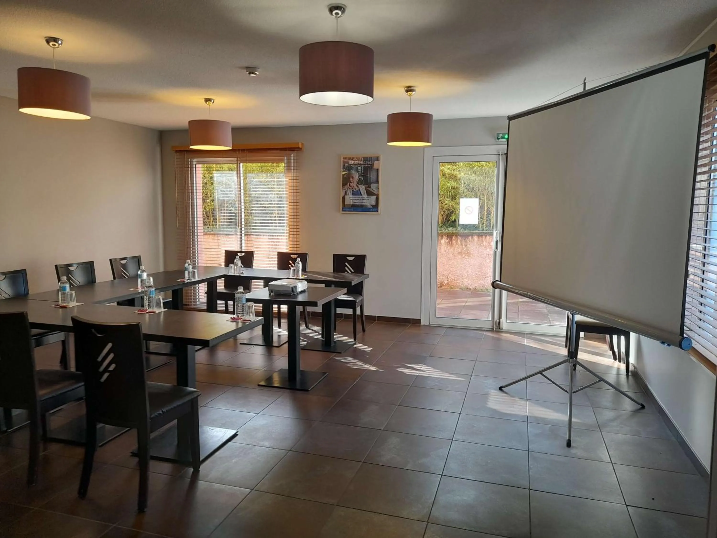 Meeting/conference room in Brit Hotel Confort Montauban
