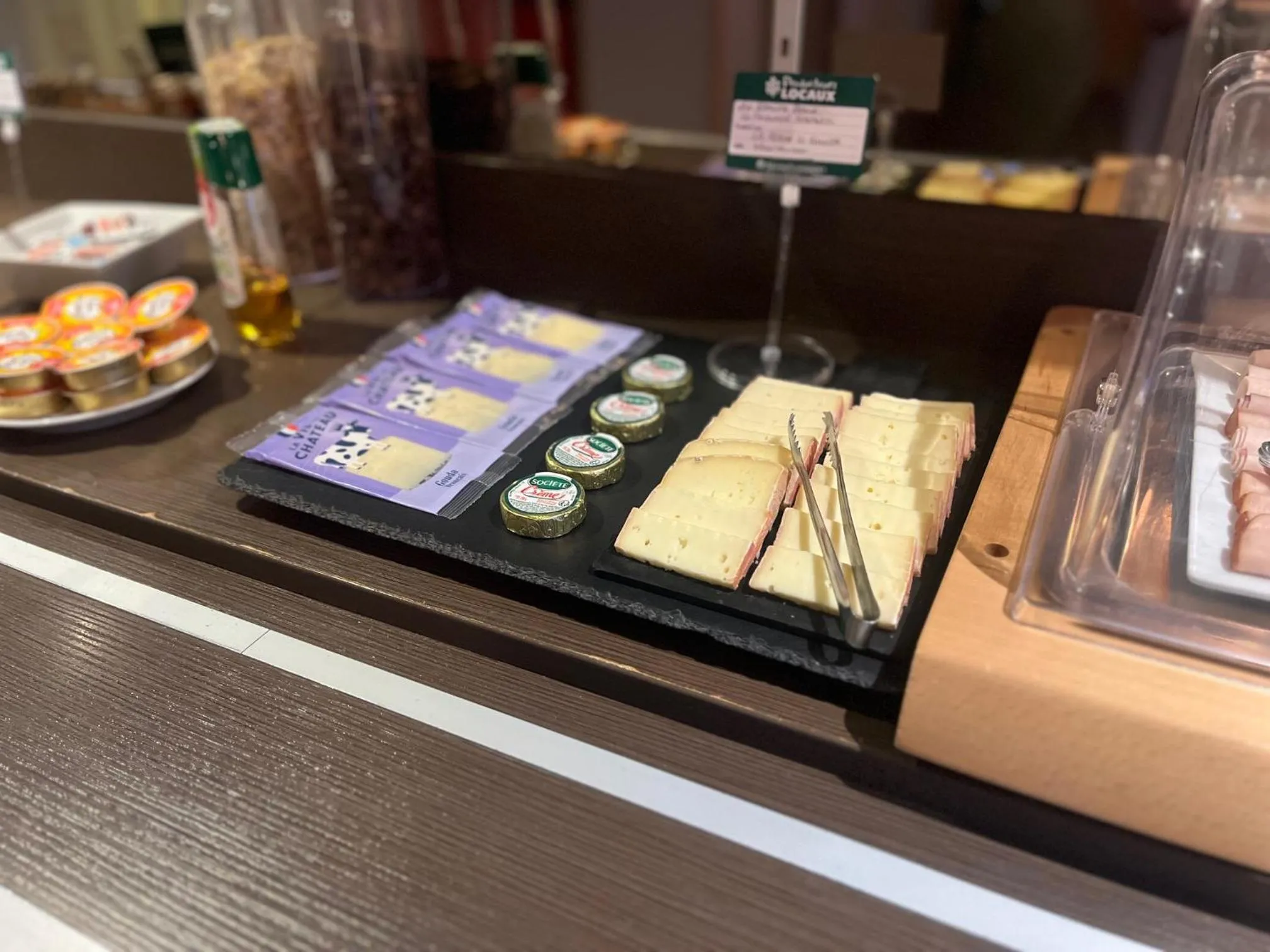 Breakfast in Brit Hotel Confort Montauban