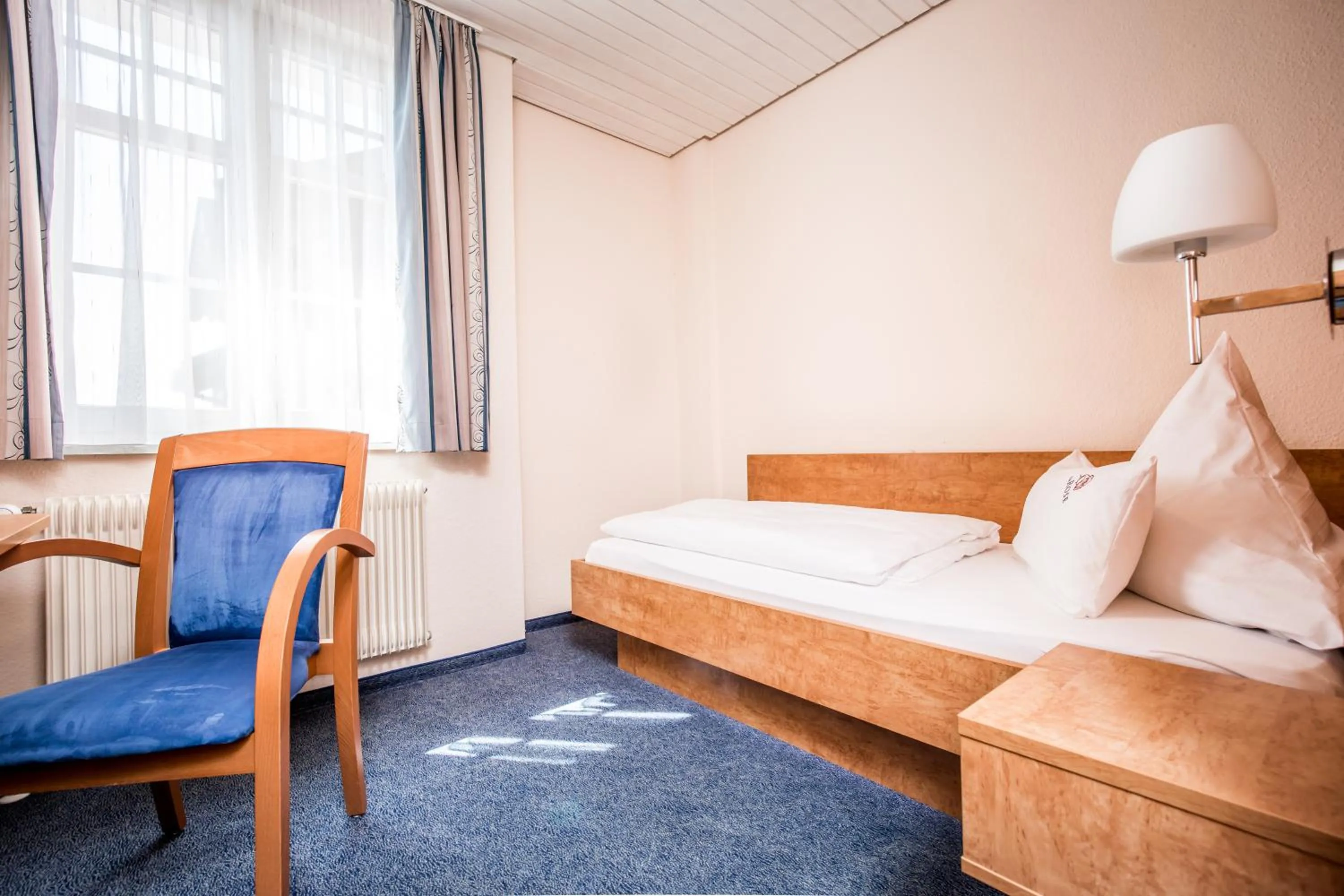 Bed in Hotel zur Rose