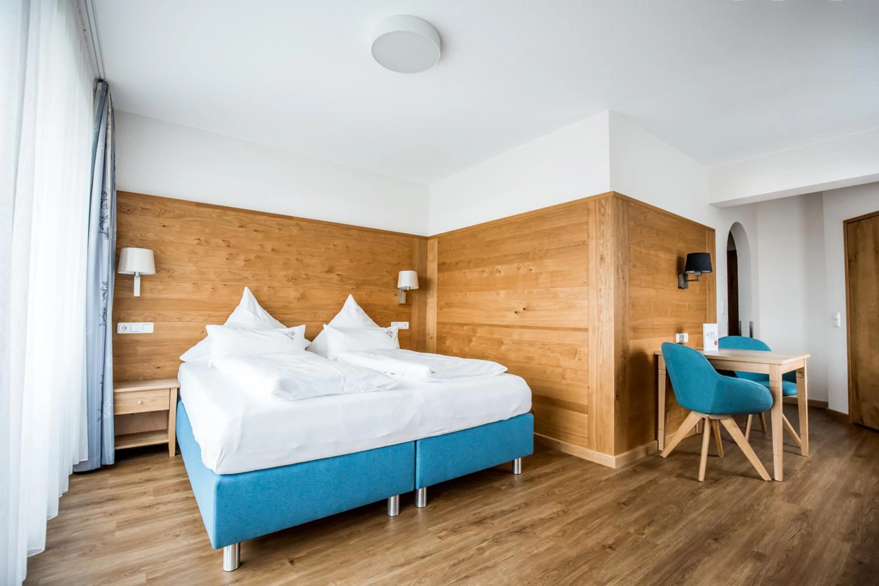 Photo of the whole room, Bed in Hotel zur Rose