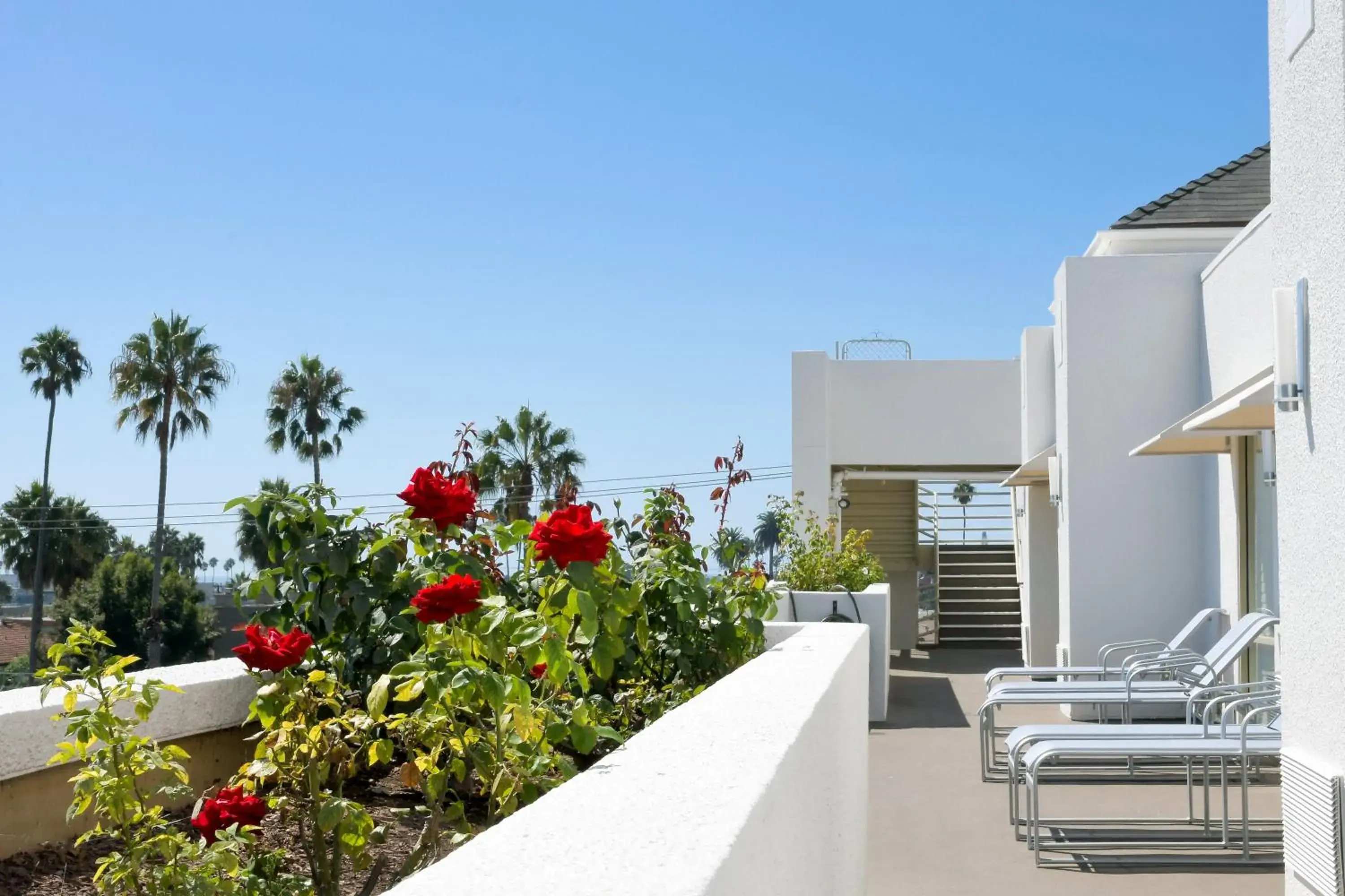 Queen Room with Two Queen Beds - Disability Access in Gateway Hotel Santa Monica Queen Room with Two Queen Beds - Disability Access in Gateway Hotel Santa Monica