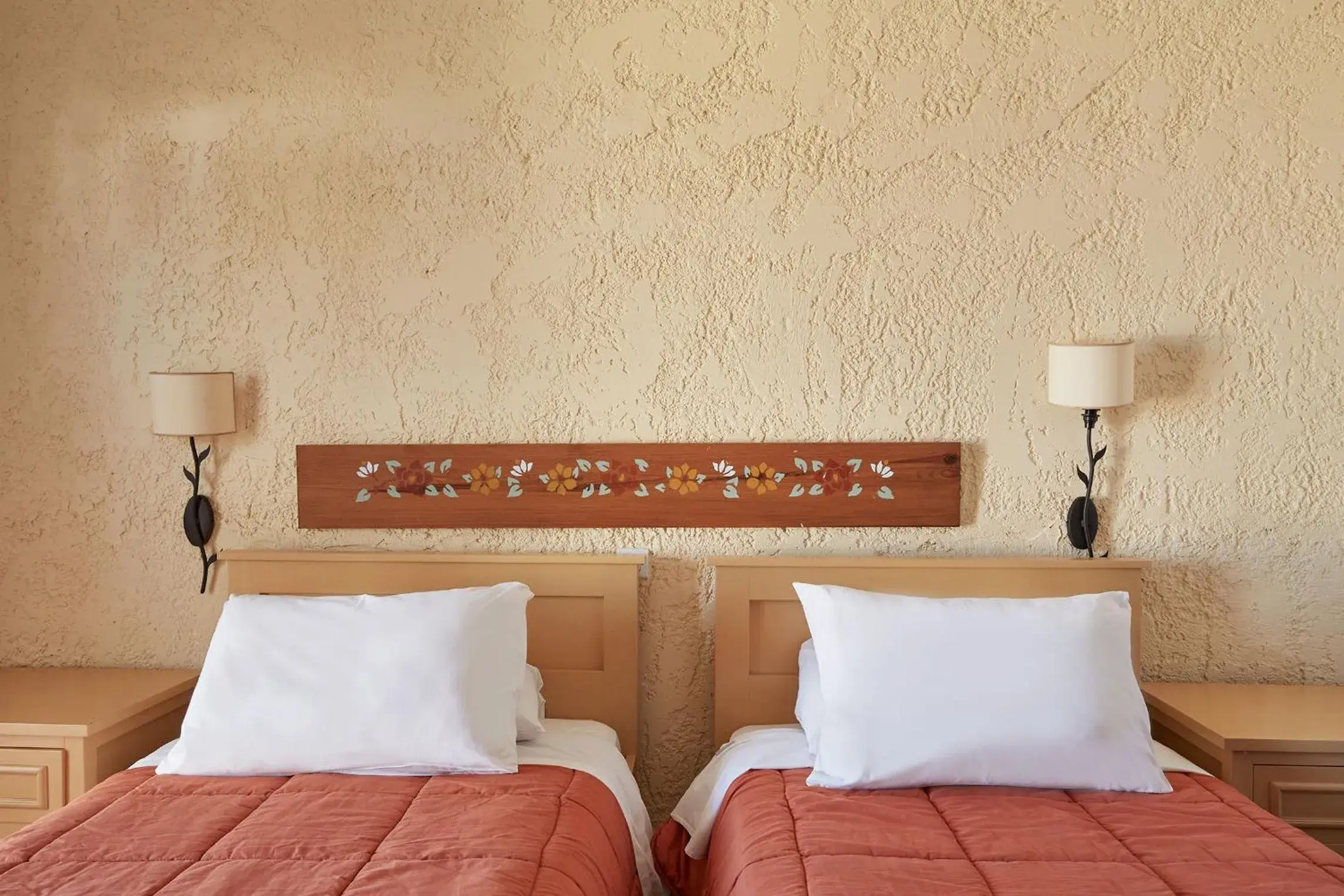 Double or Twin Room with Mountain View in Andros Holiday Hotel Double or Twin Room with Mountain View in Andros Holiday Hotel