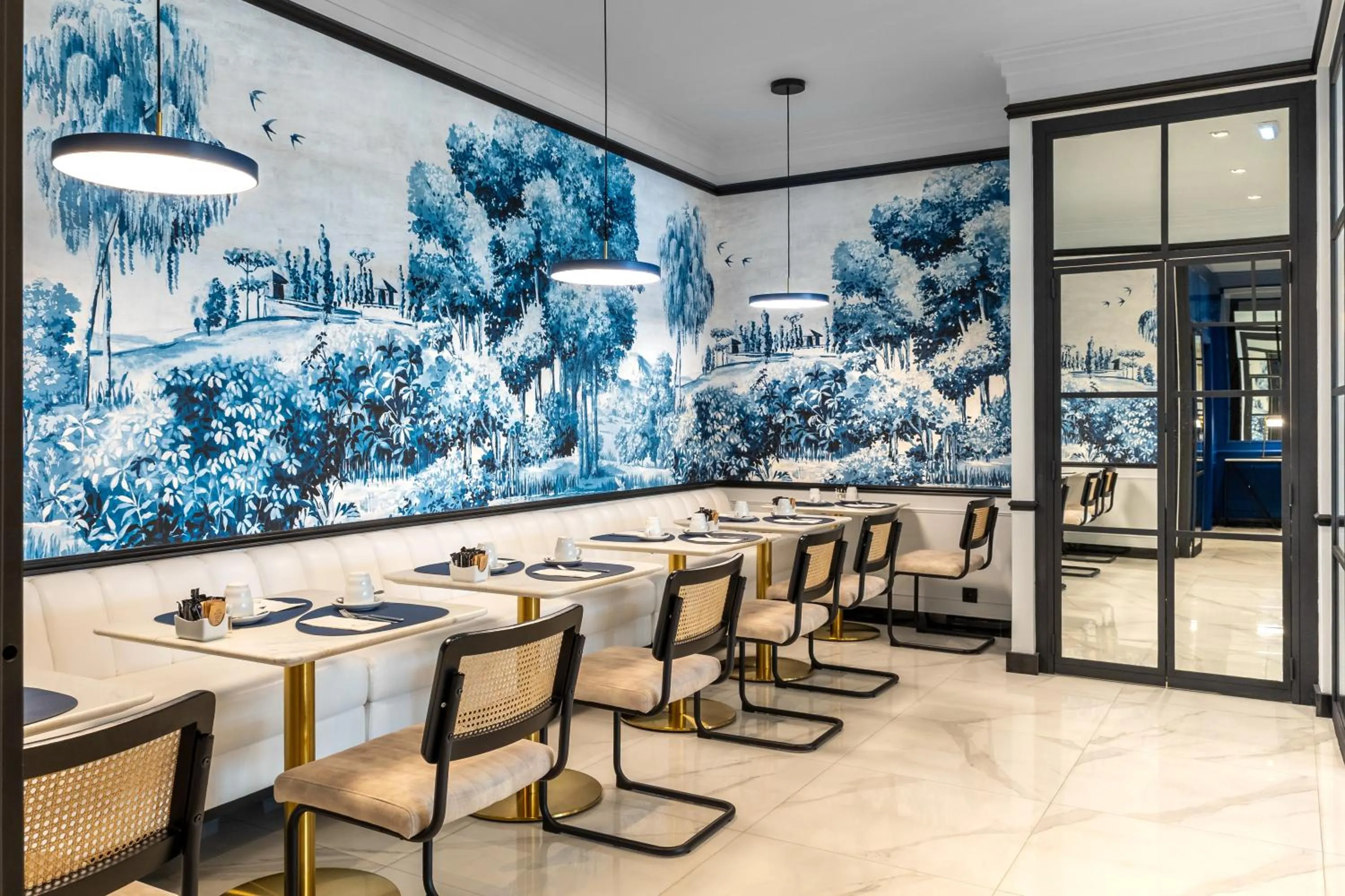 Restaurant/places to eat in Hotel Cristal Porto