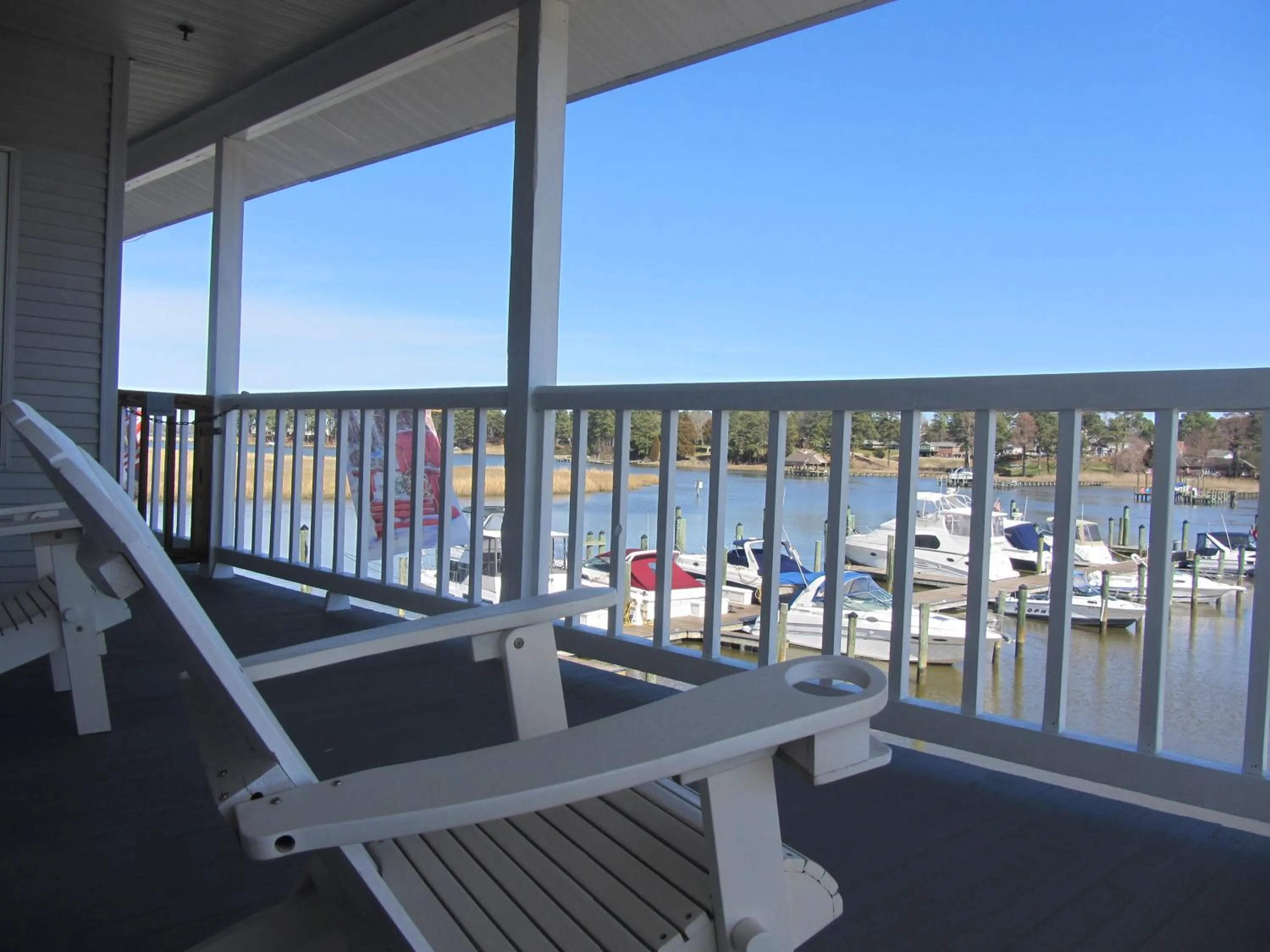 Day in Smithfield Station