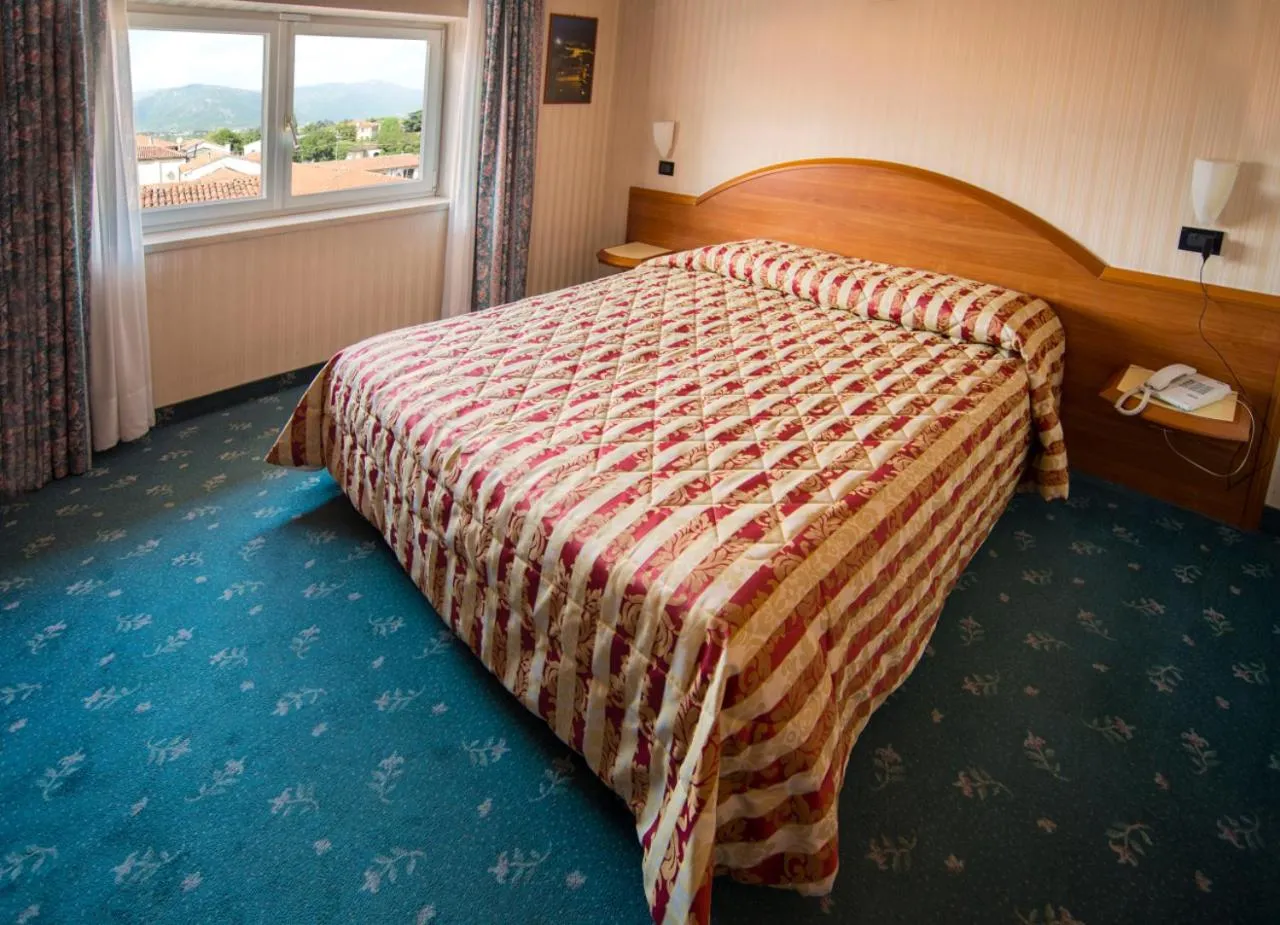 Bedroom, Bed in Hotel Brennero