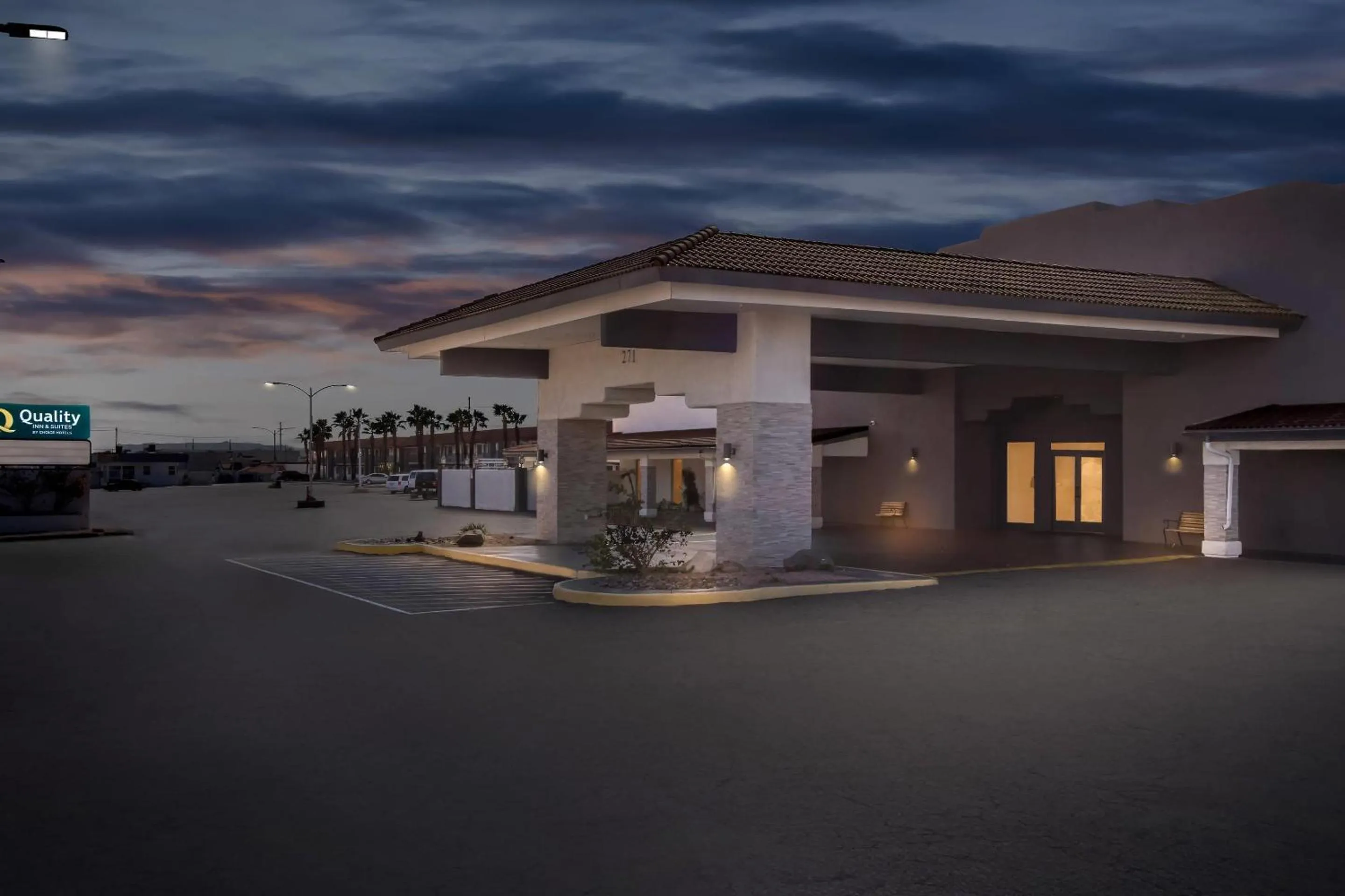 Property building in Quality Inn & Suites Lake Havasu City