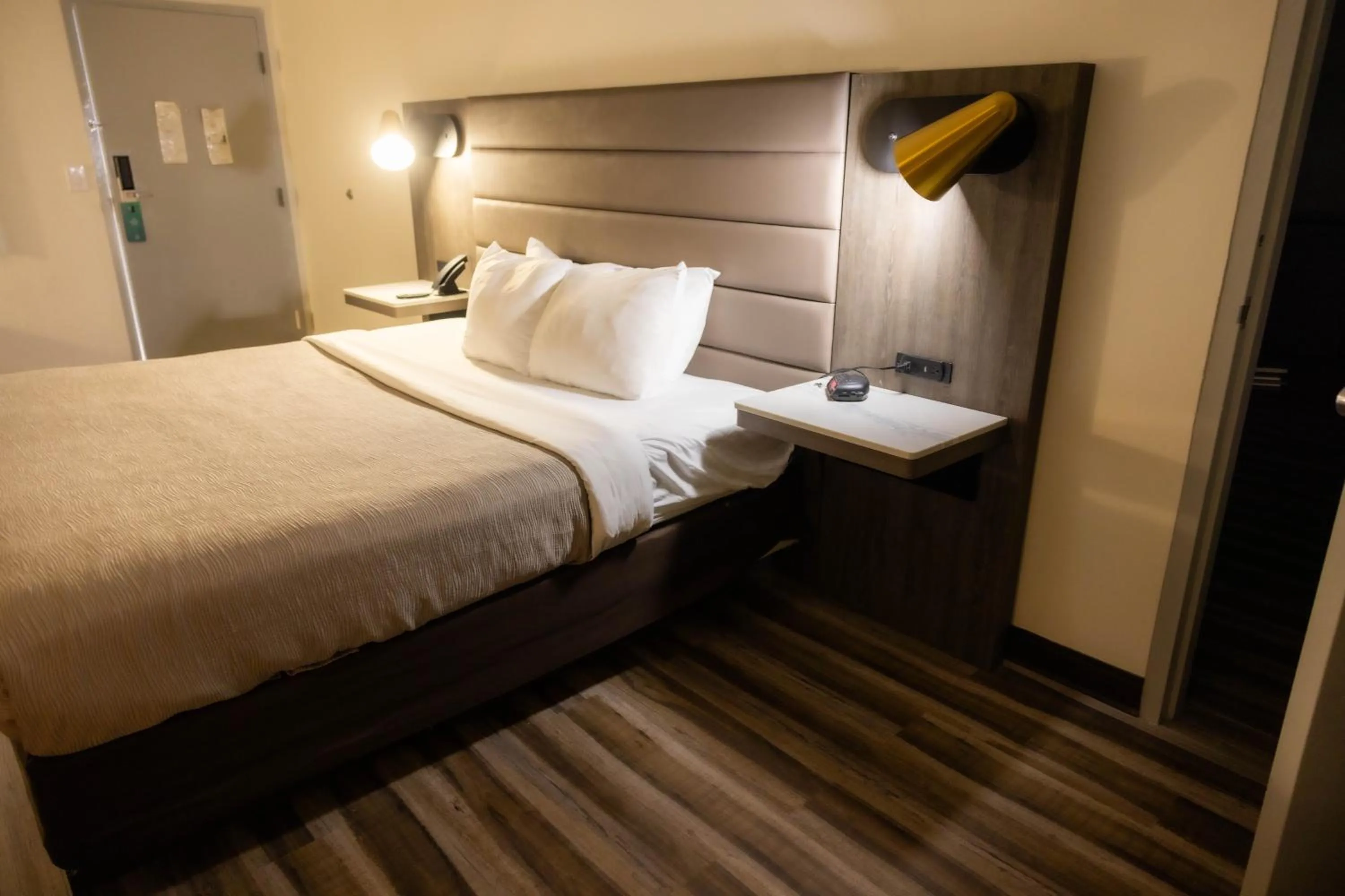 Bed in Quality Inn & Suites Lake Havasu City