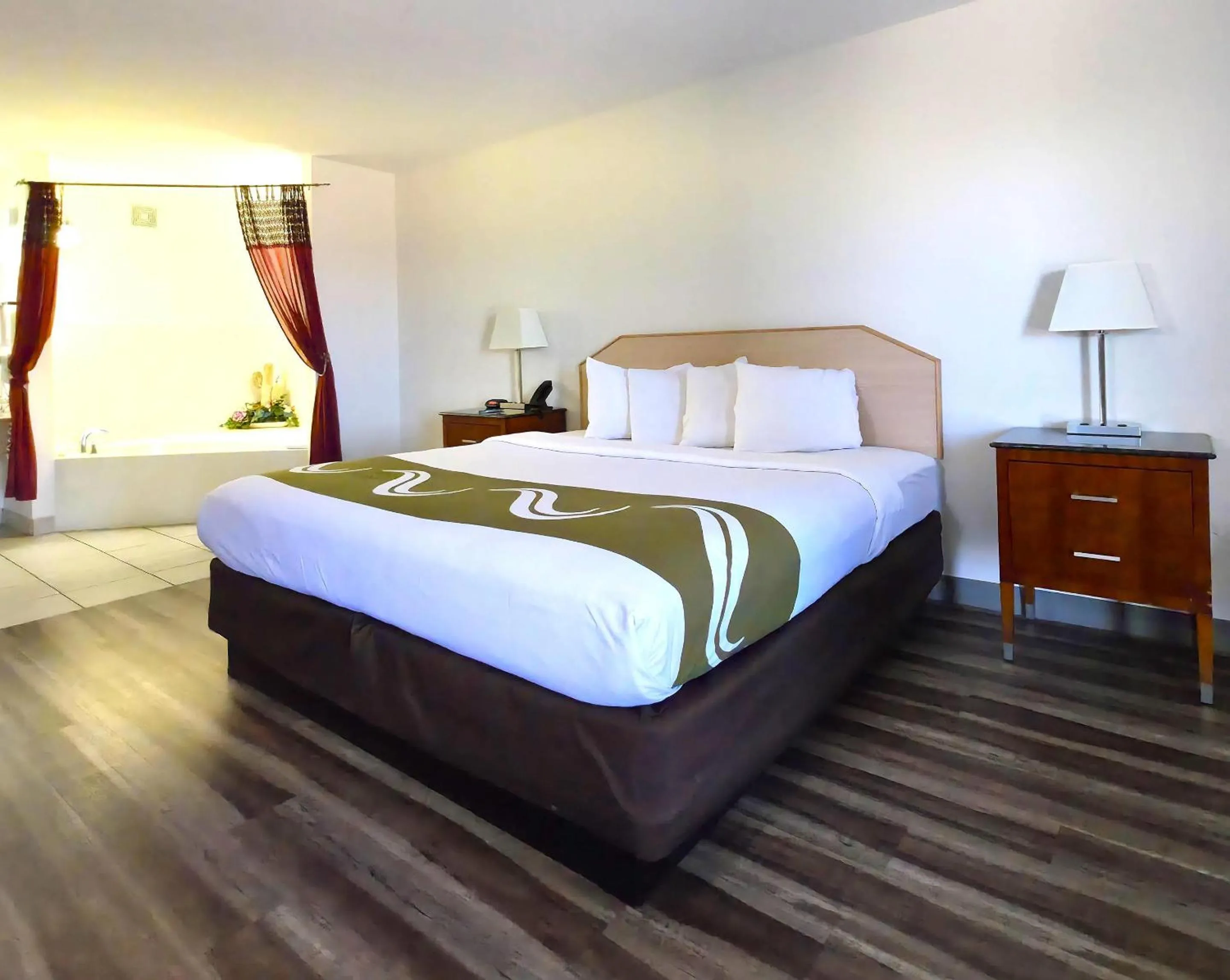 Bedroom, Bed in Quality Inn & Suites Lake Havasu City