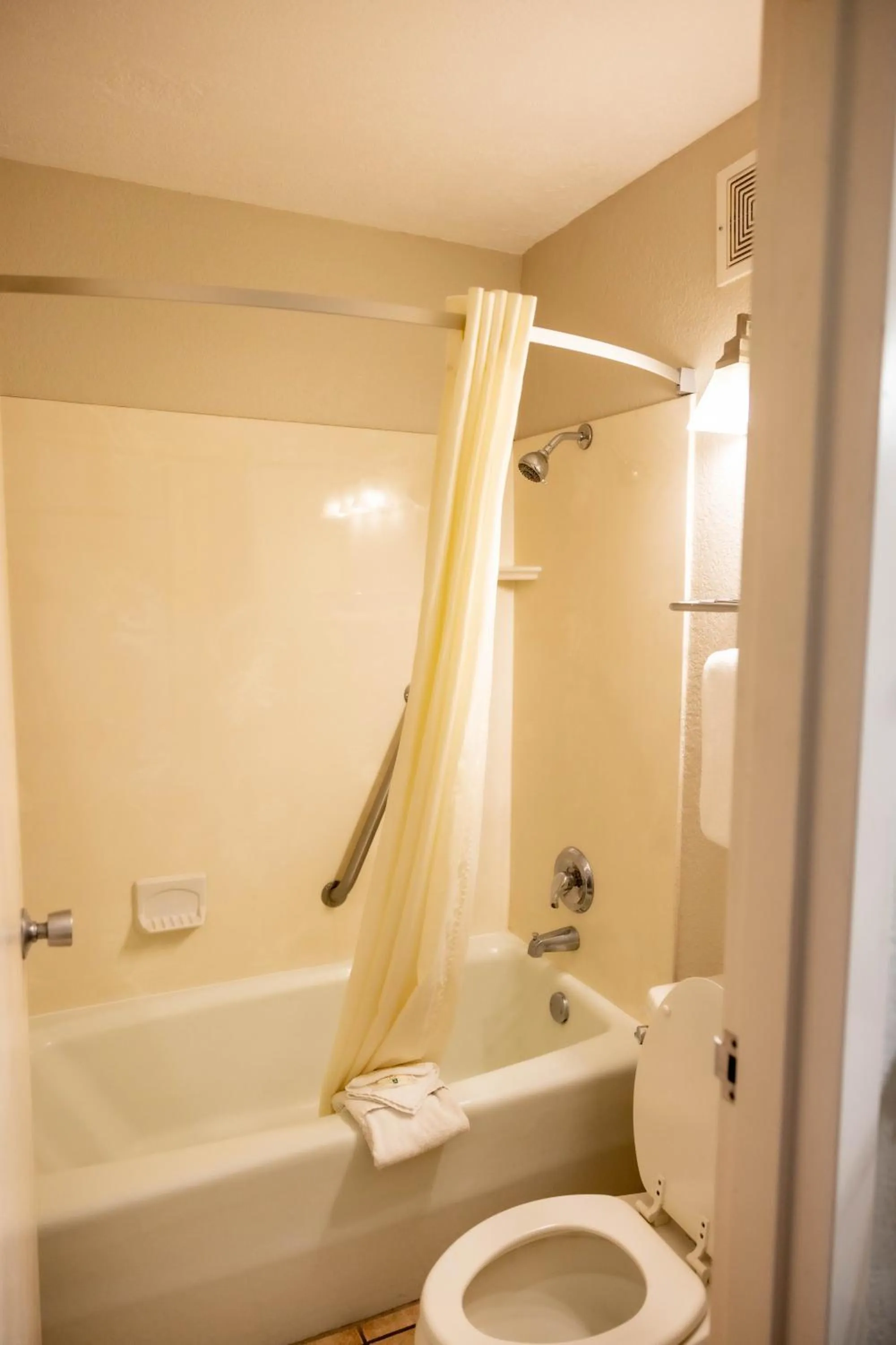 Quality Inn & Suites Lake Havasu City