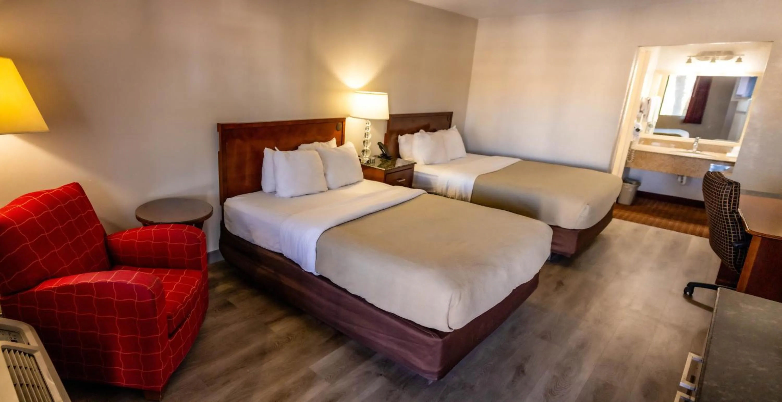 Bed in Quality Inn & Suites Lake Havasu City