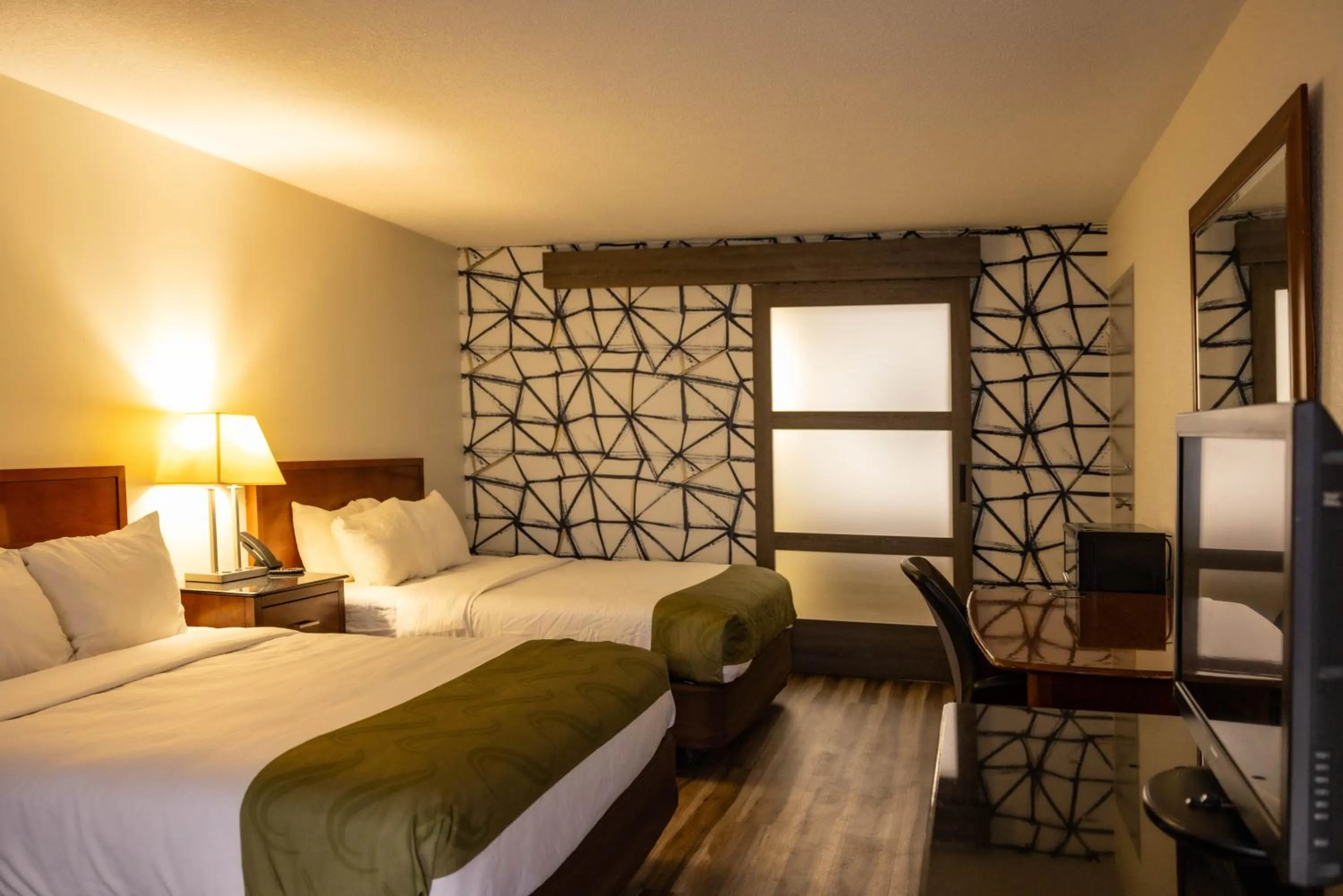 Bed in Quality Inn & Suites Lake Havasu City