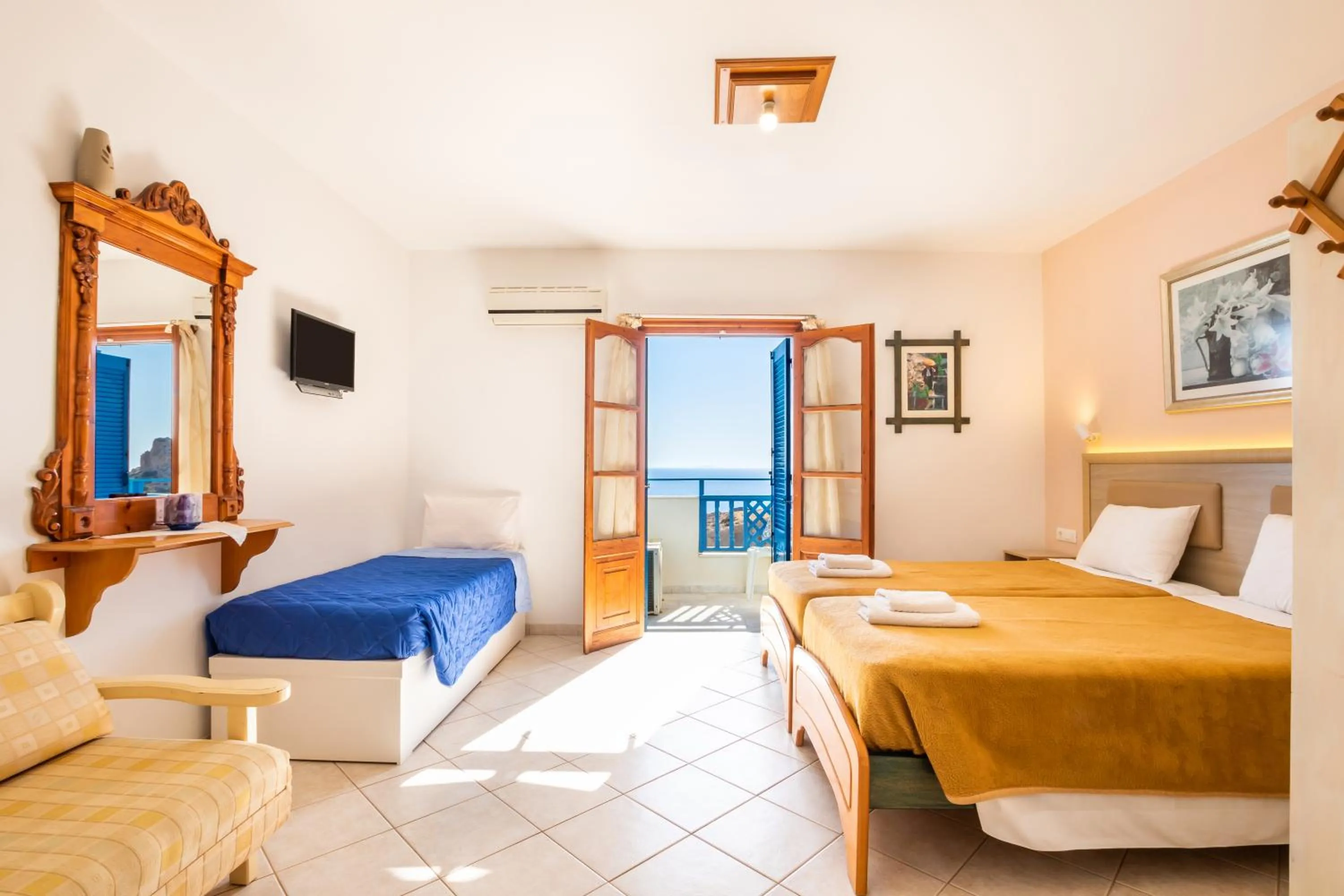 Bed in Arhontiko Hotel