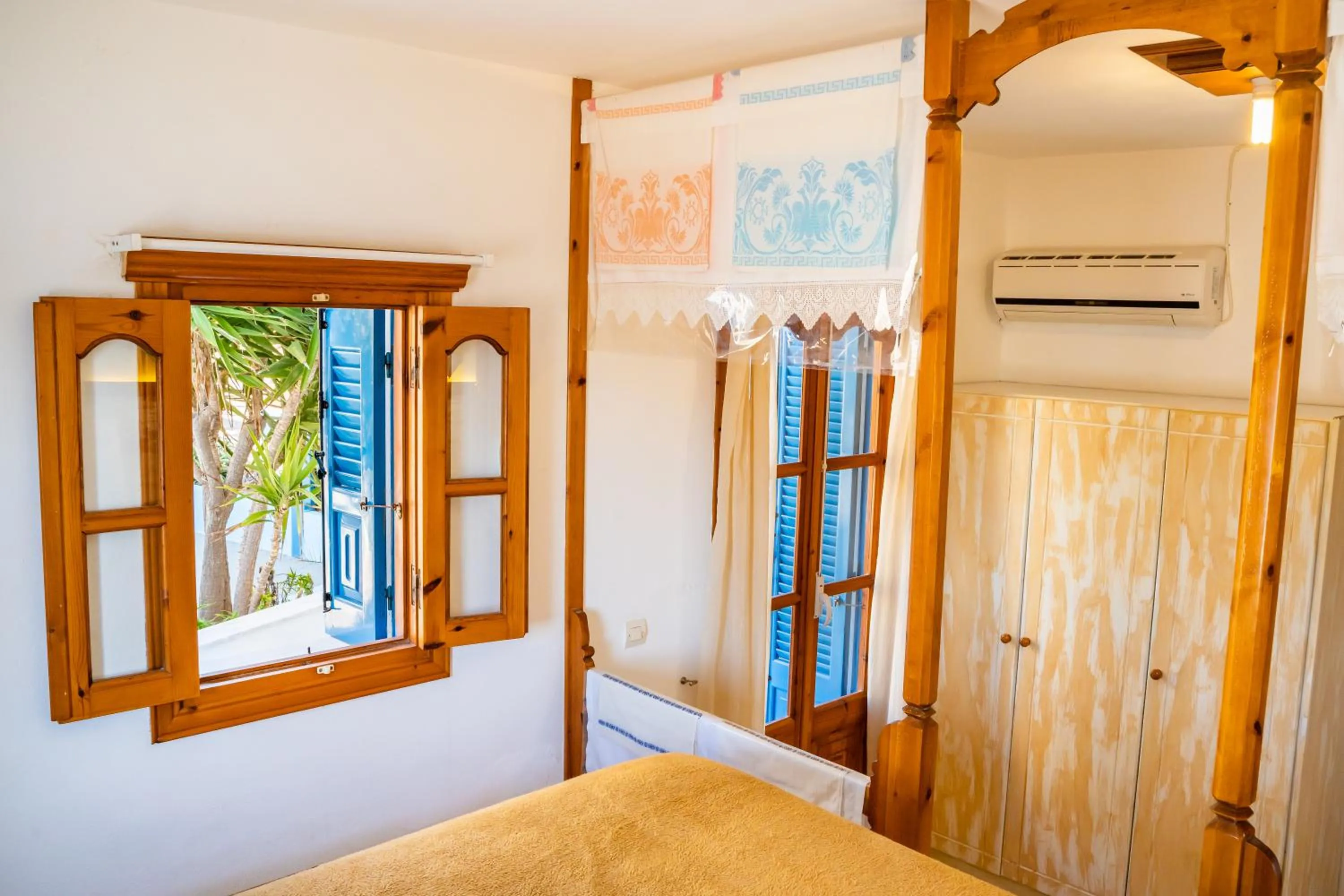 Bed in Arhontiko Hotel