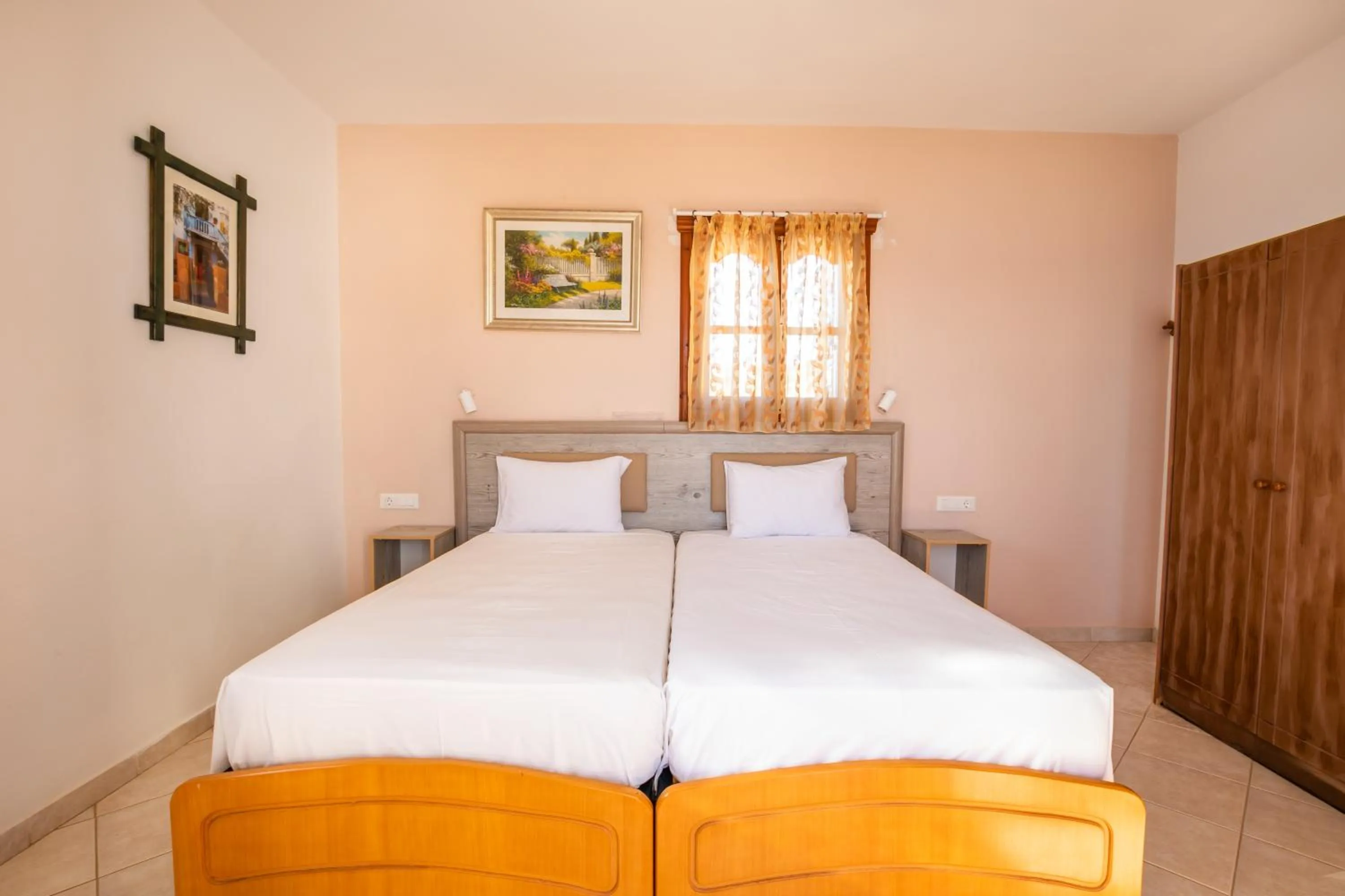 Bed in Arhontiko Hotel