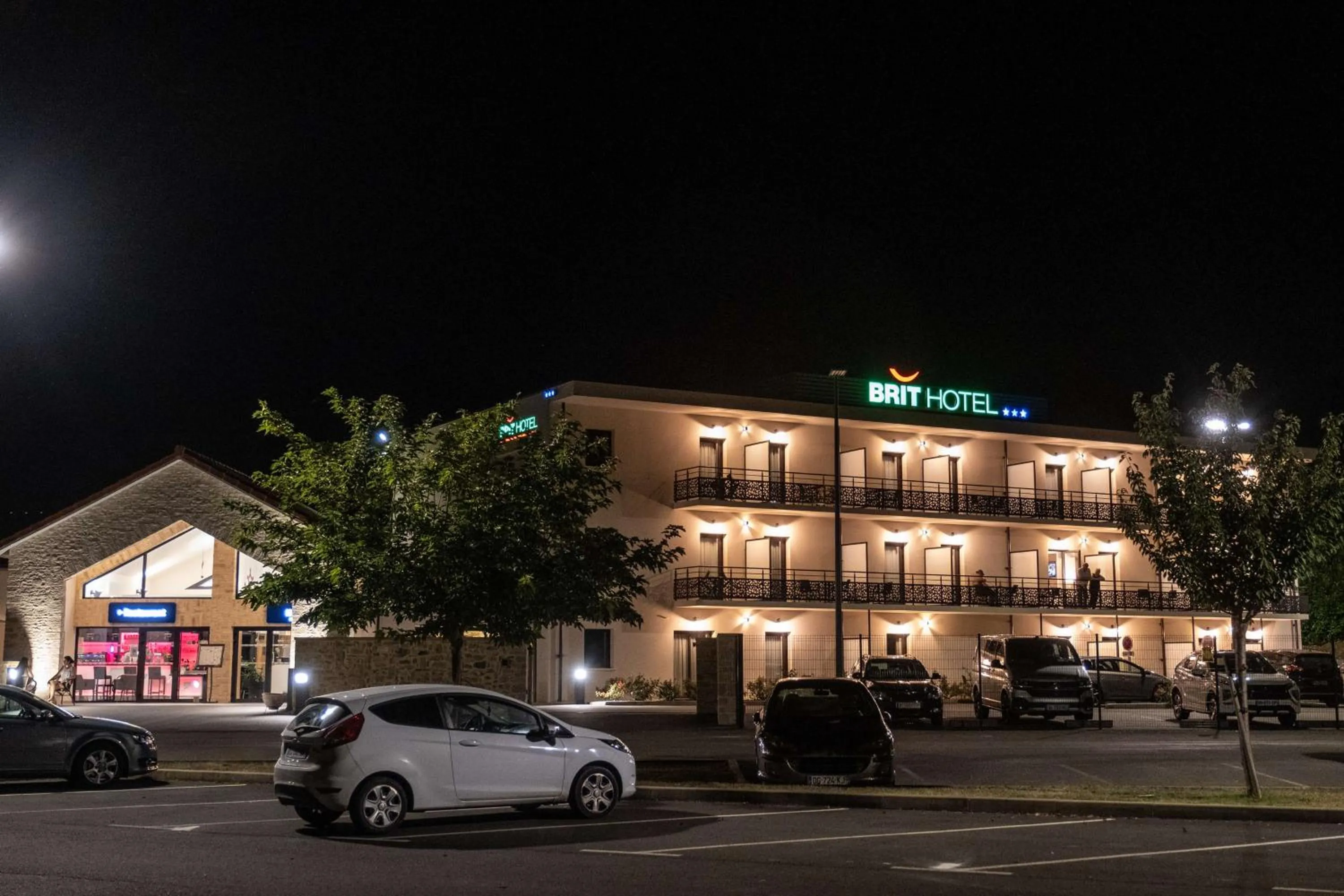Property building in Brit Hotel Privilège Figeac