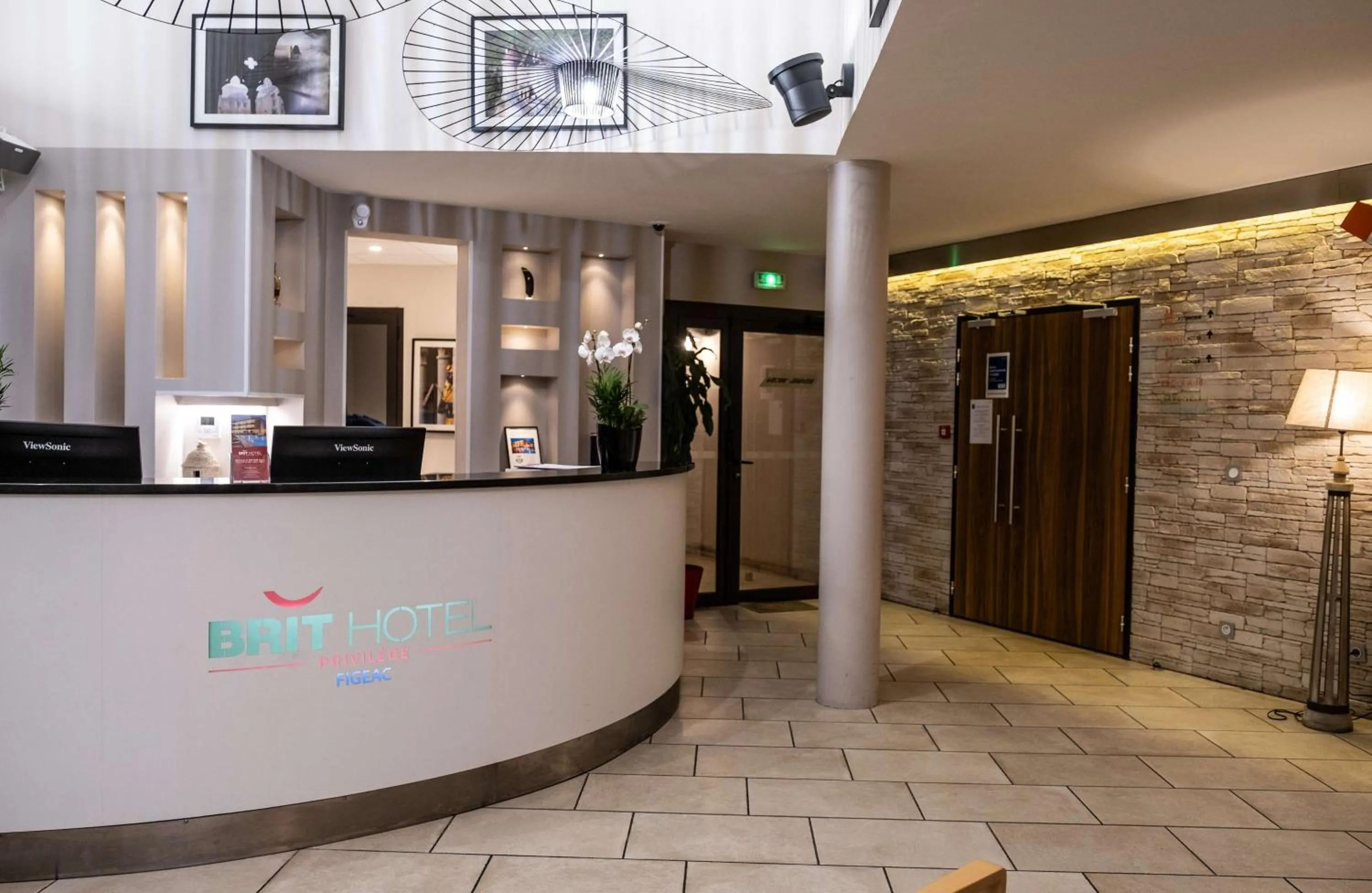 Property building in Brit Hotel Privilège Figeac