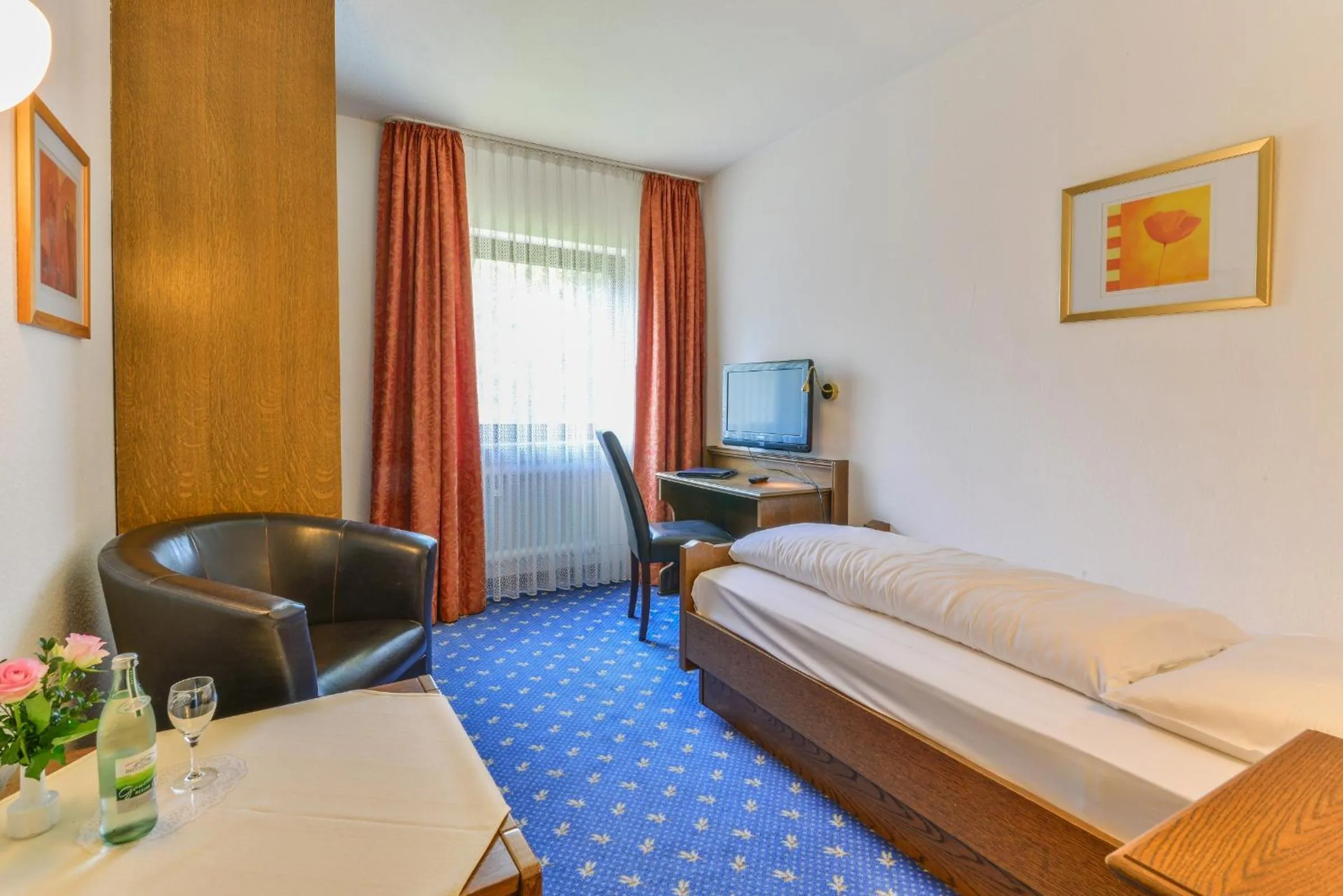 Photo of the whole room, Bed in Hotel Zur Mühle