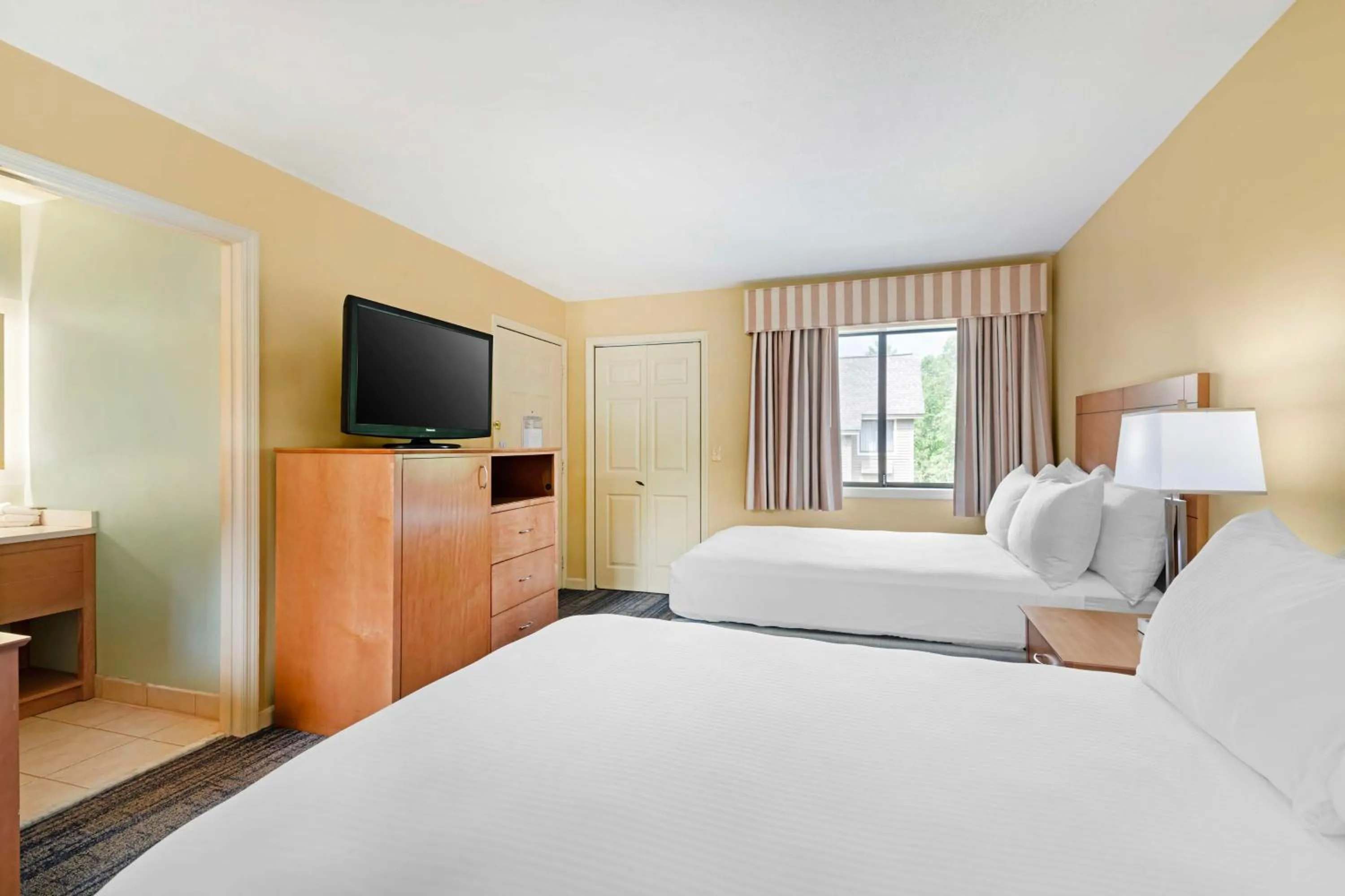 Bedroom, Bed in Best Western Inn & Suites Rutland-Killington