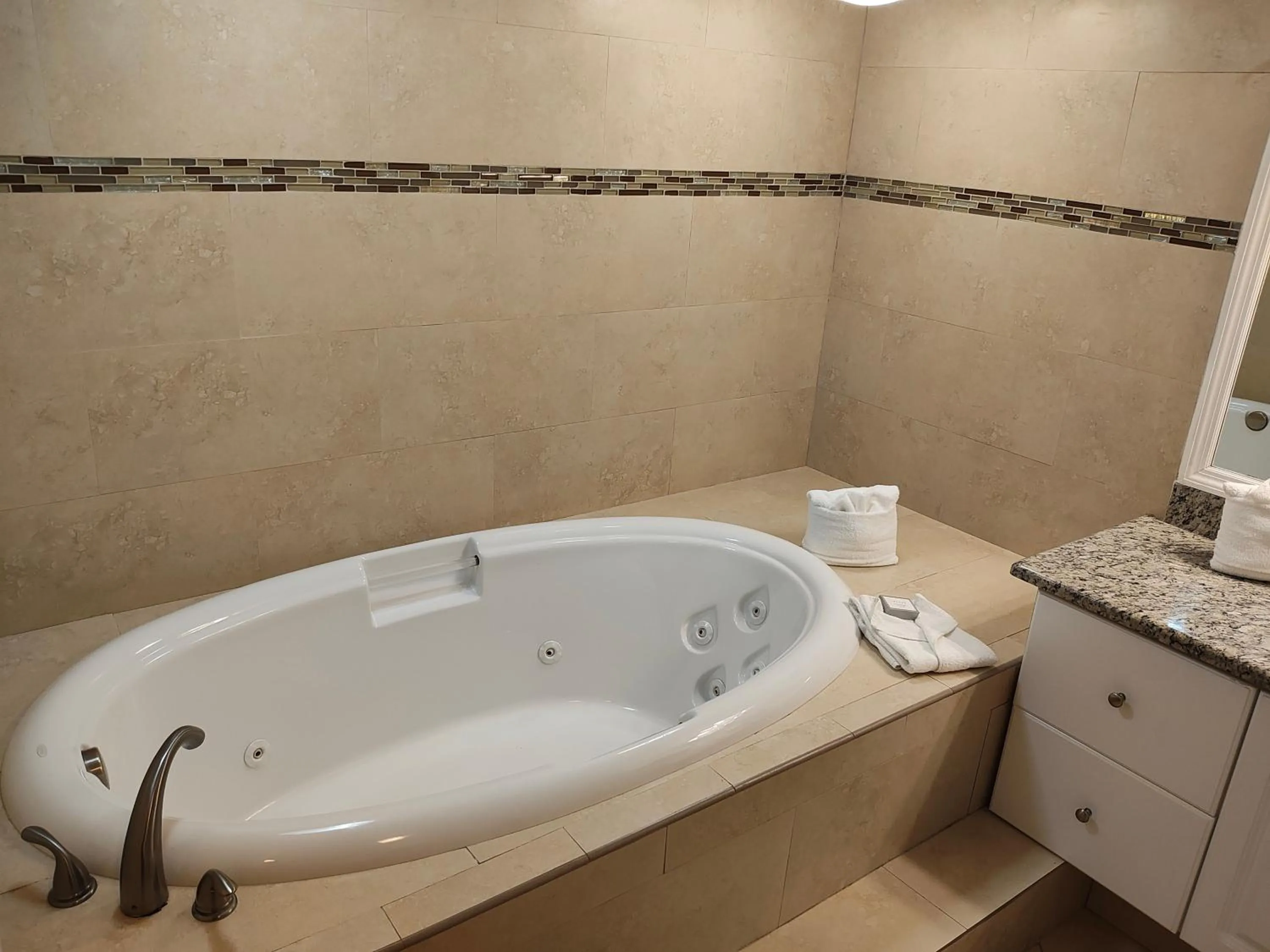 Hot Tub in Grand Lake & Lifetime of Vacations Resorts