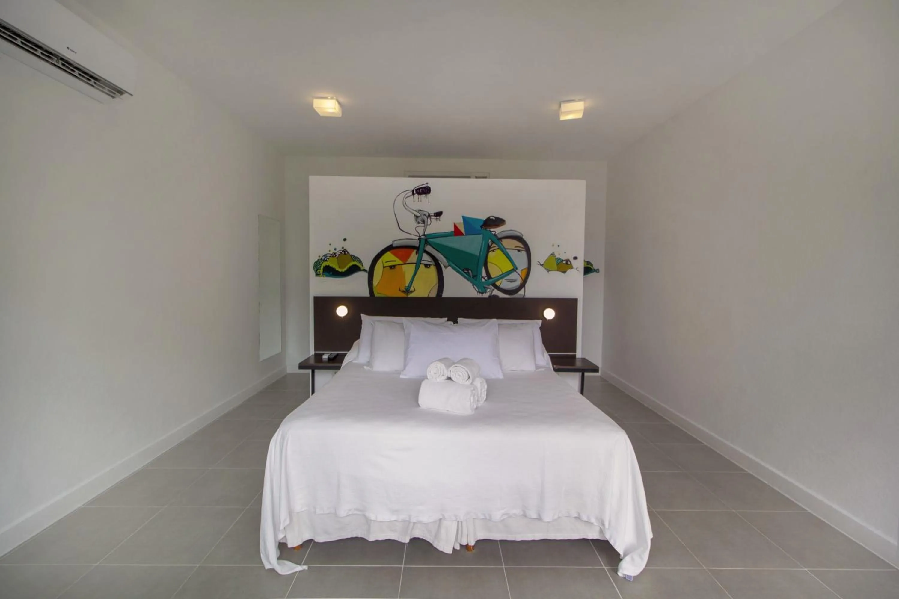 Bedroom, Bed in Villa dos Graffitis Pousada