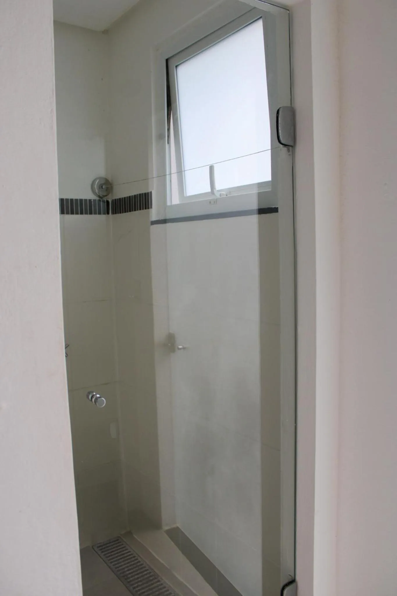 Shower in Villa dos Graffitis Pousada