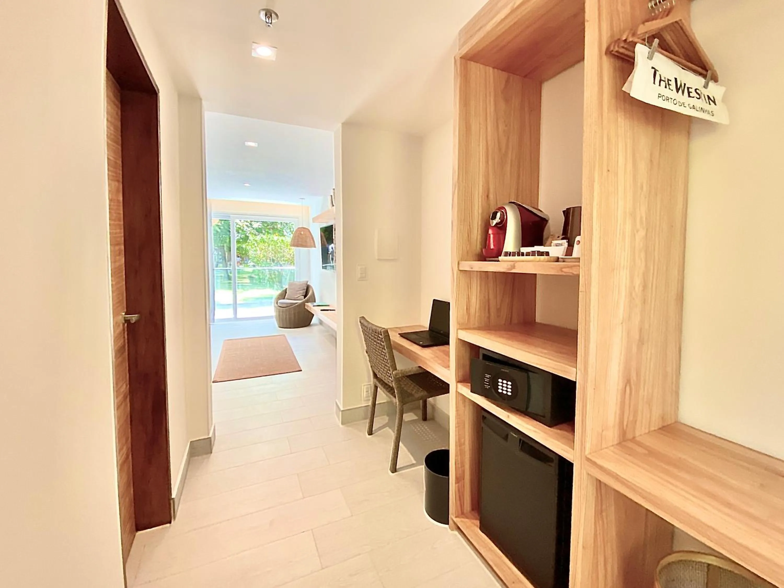 wardrobe in The Westin Porto de Galinhas All-Inclusive