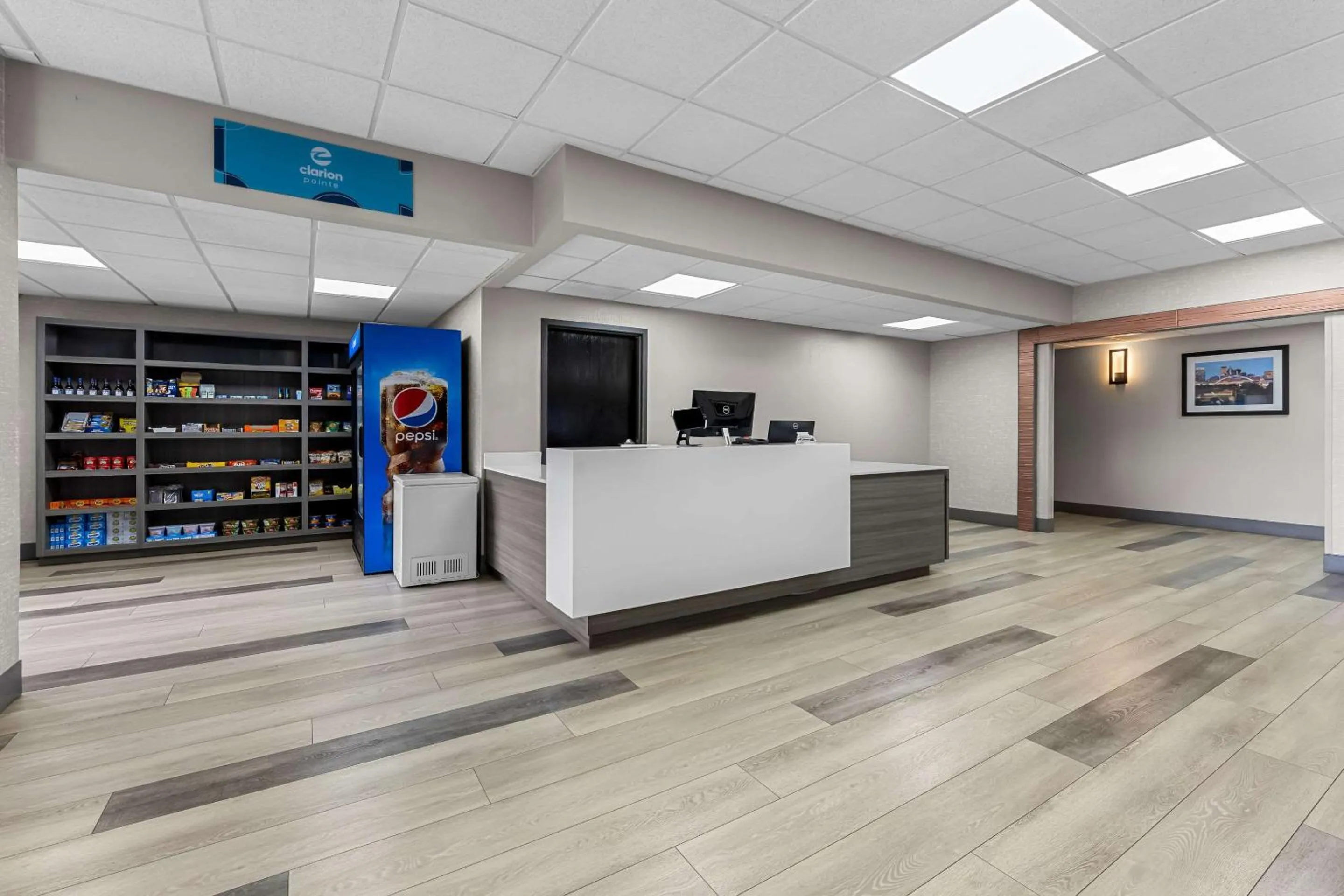 Lobby or reception in Clarion Pointe Franklin - Nashville Area