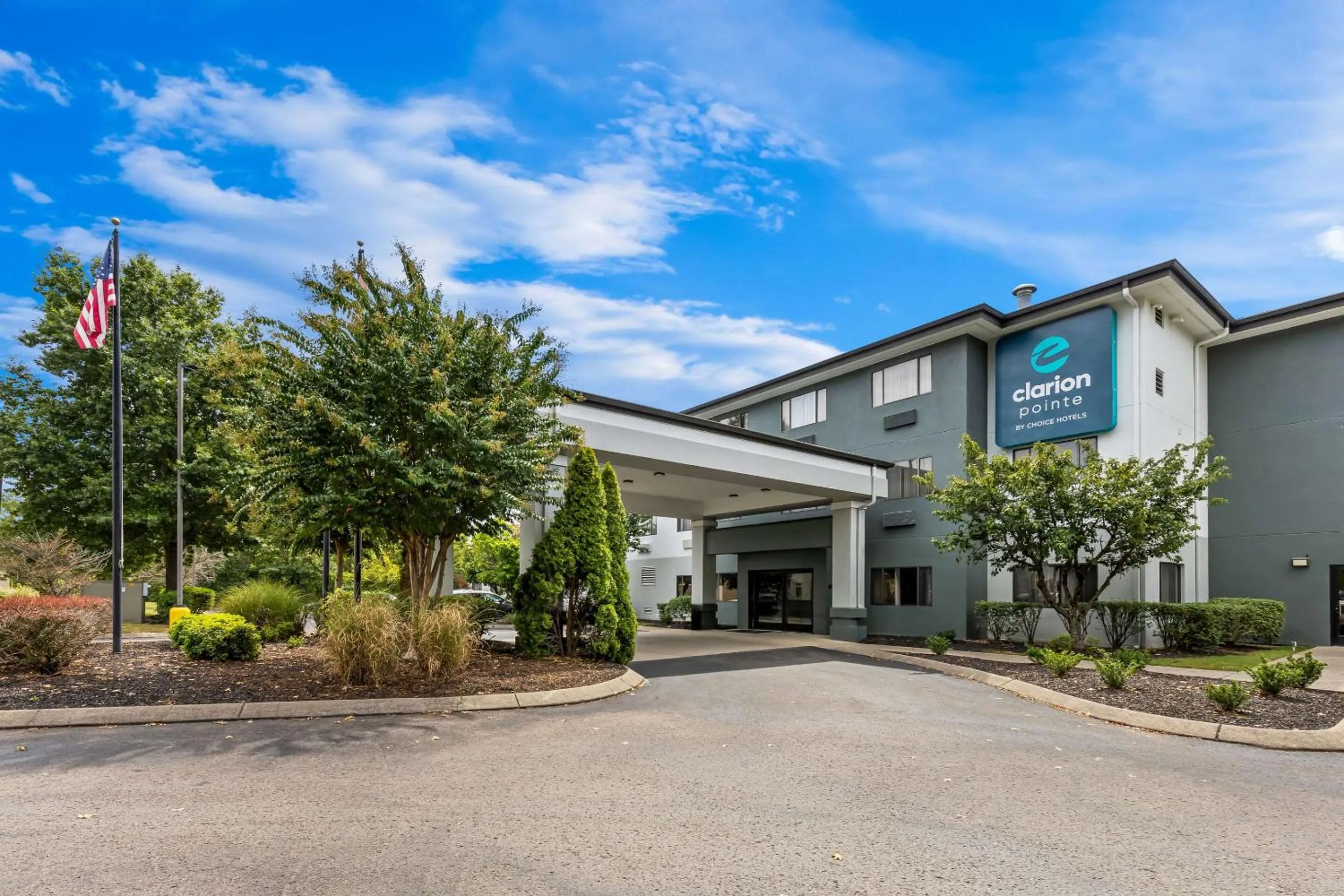 Property building in Clarion Pointe Franklin - Nashville Area