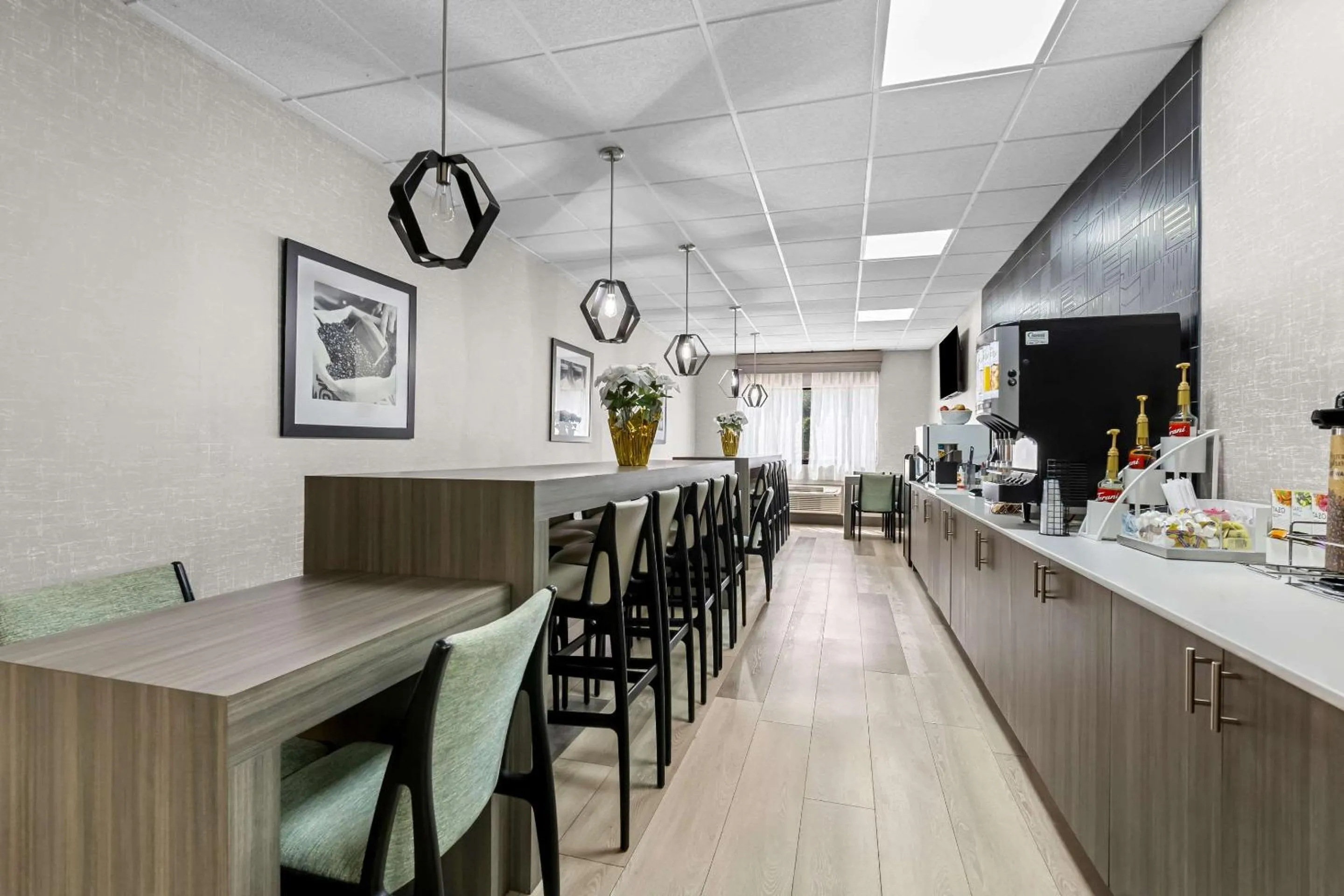 Breakfast in Clarion Pointe Franklin - Nashville Area