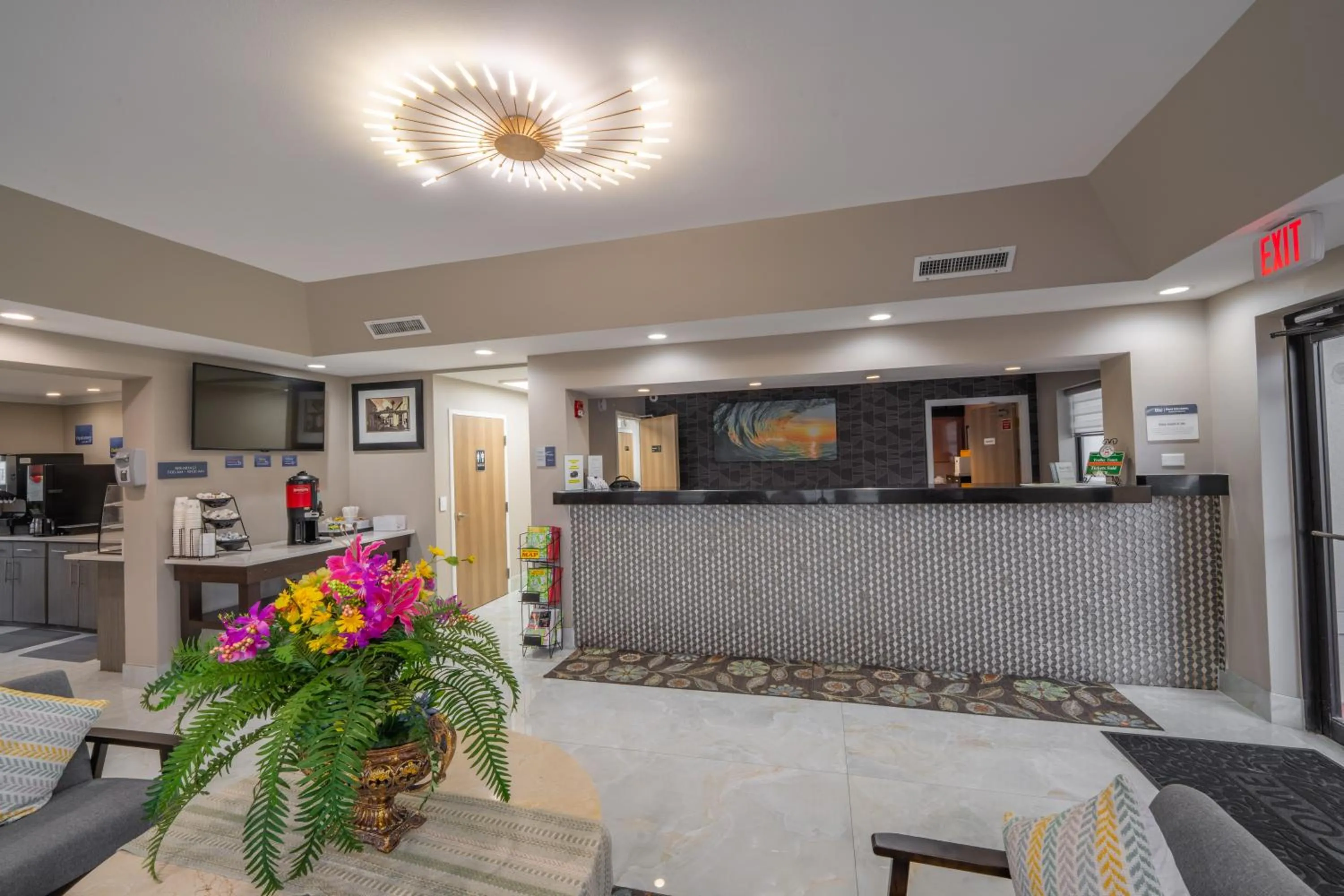 Lobby or reception in Best Western Seaside Inn