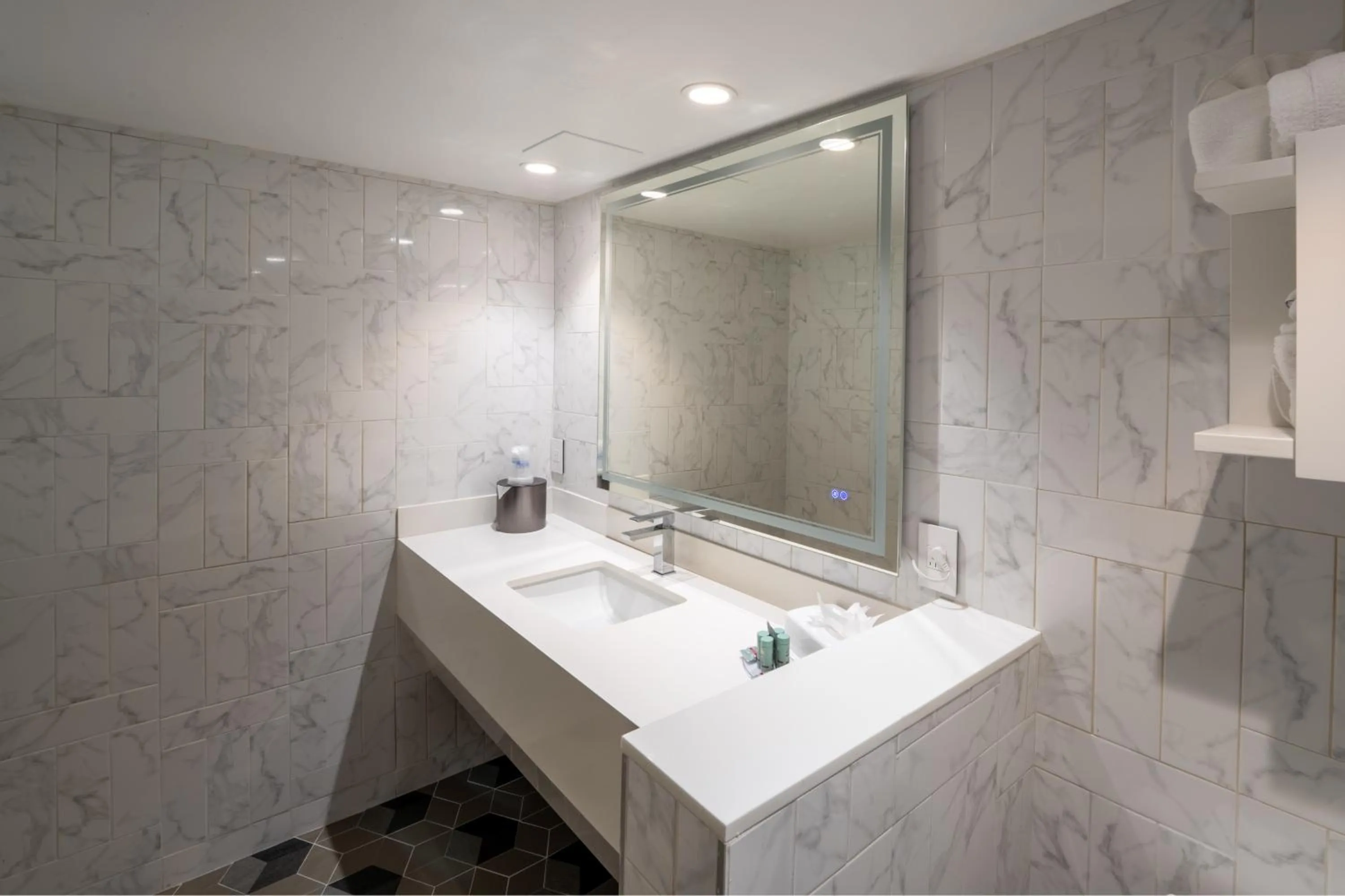 Bathroom in Best Western Seaside Inn