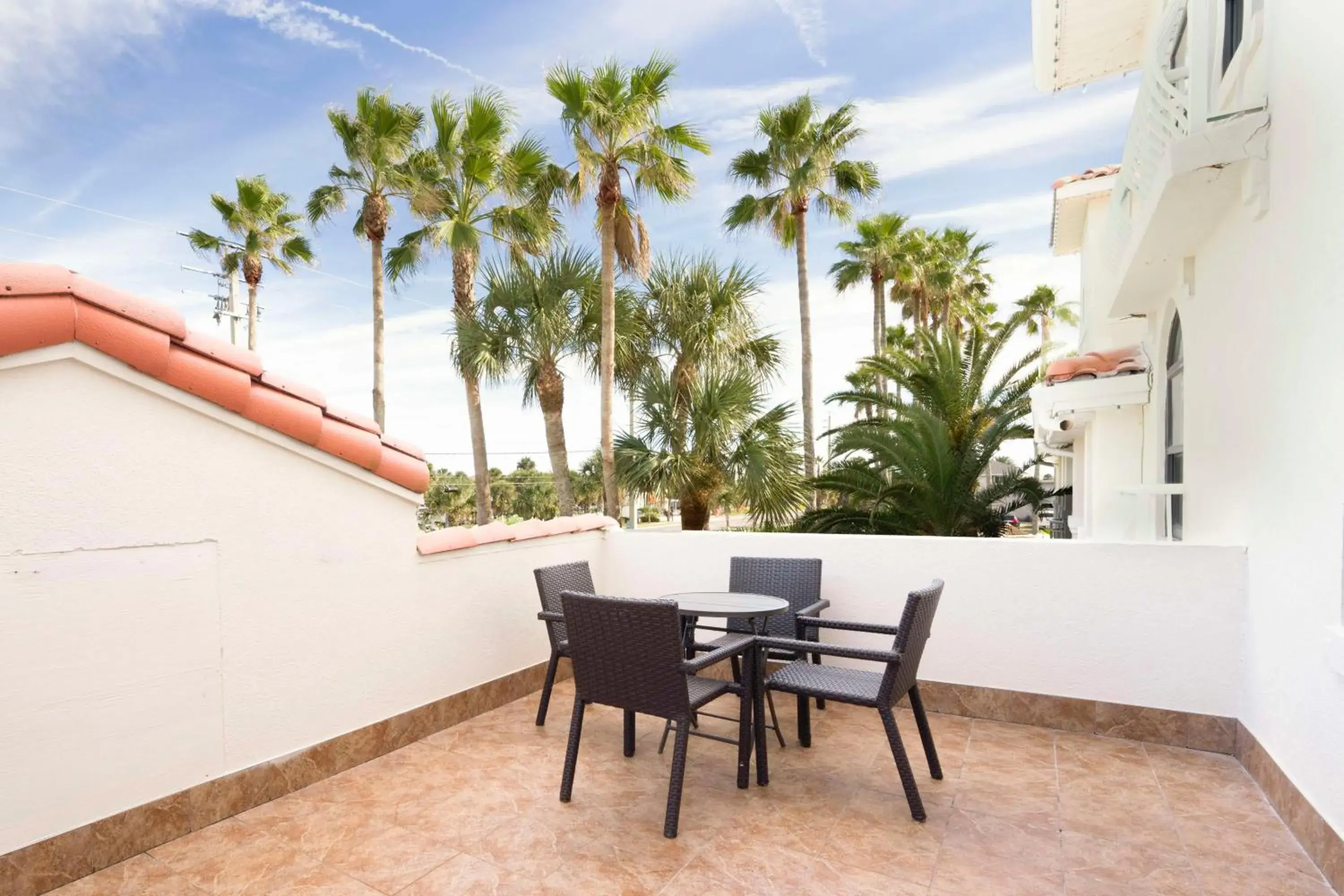 King Suite with Kitchen and Balcony - Non-Smoking in Best Western St. Augustine Beach Inn King Suite with Kitchen and Balcony - Non-Smoking in Best Western St. Augustine Beach Inn
