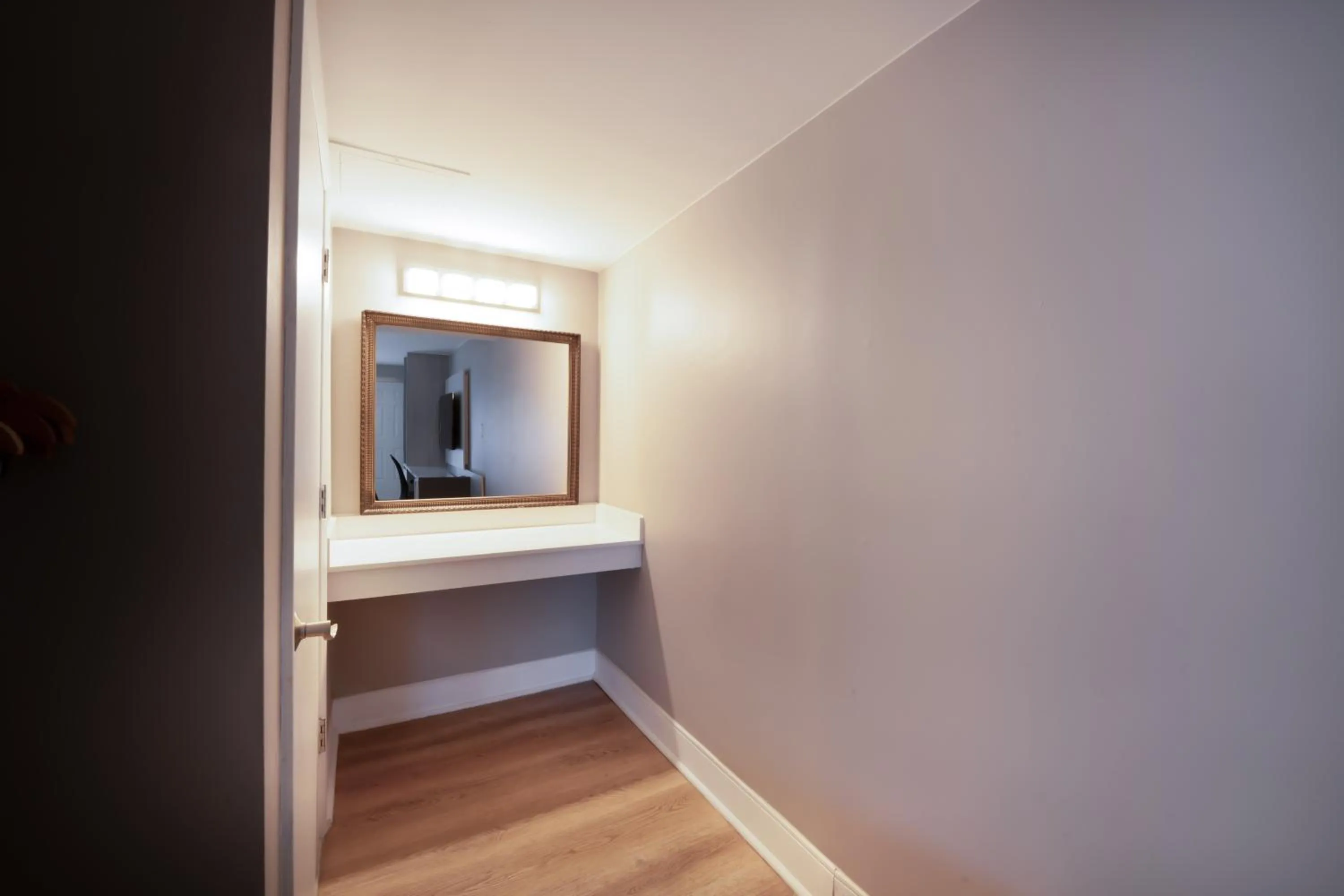Bedroom in Best Western Seaside Inn
