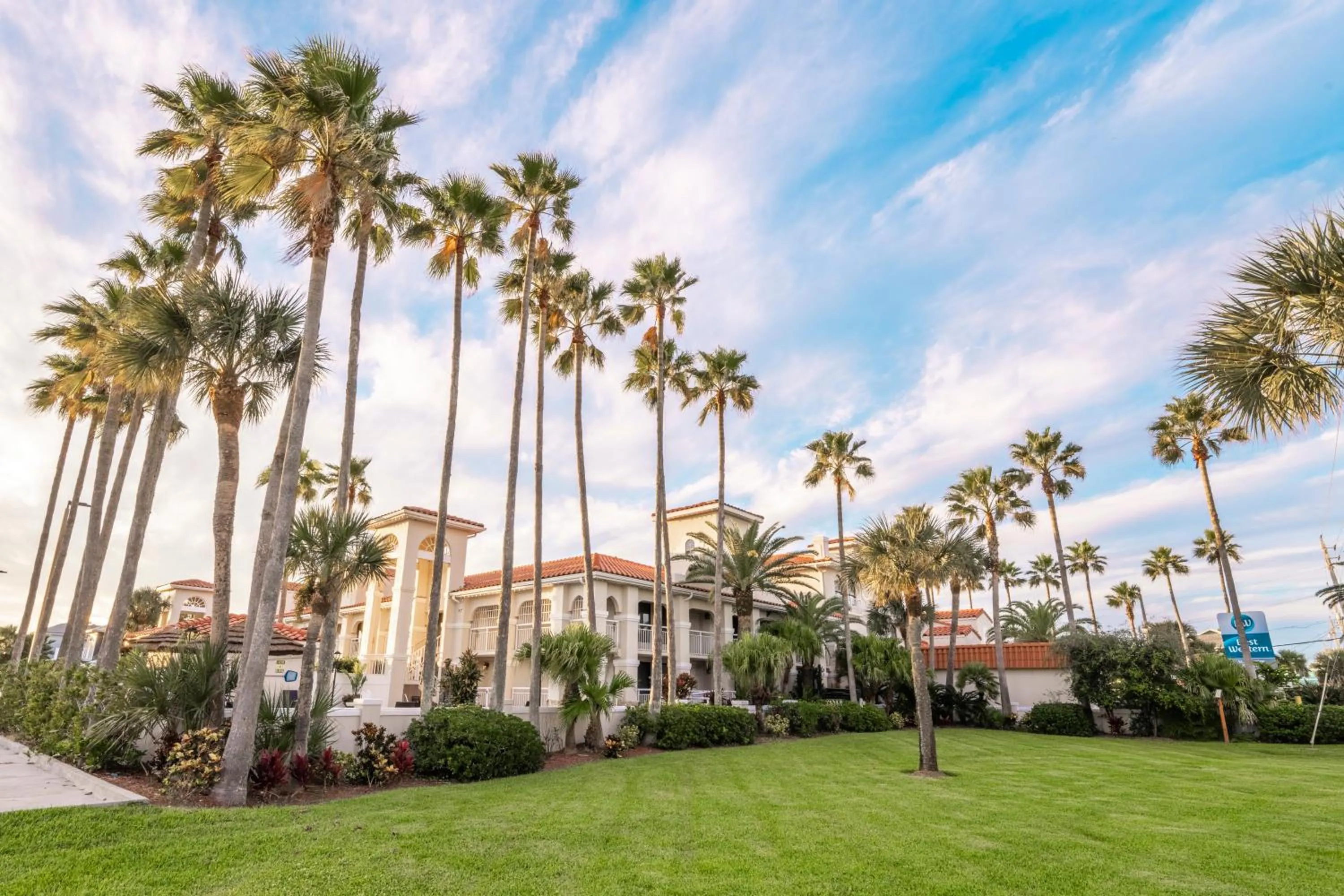 Property building in Best Western Seaside Inn