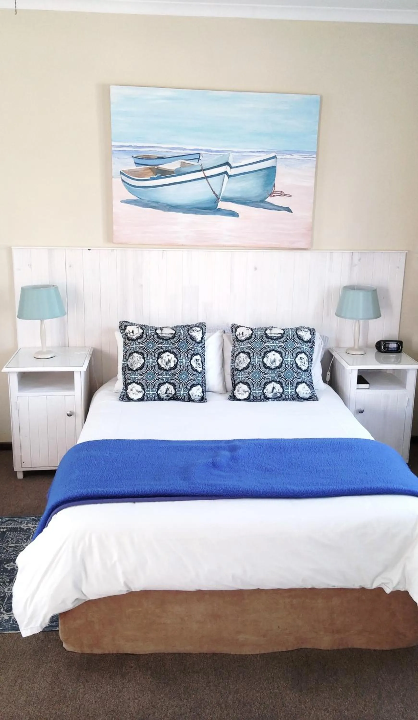 Photo of the whole room, Bed in Dolphin Inn Blouberg