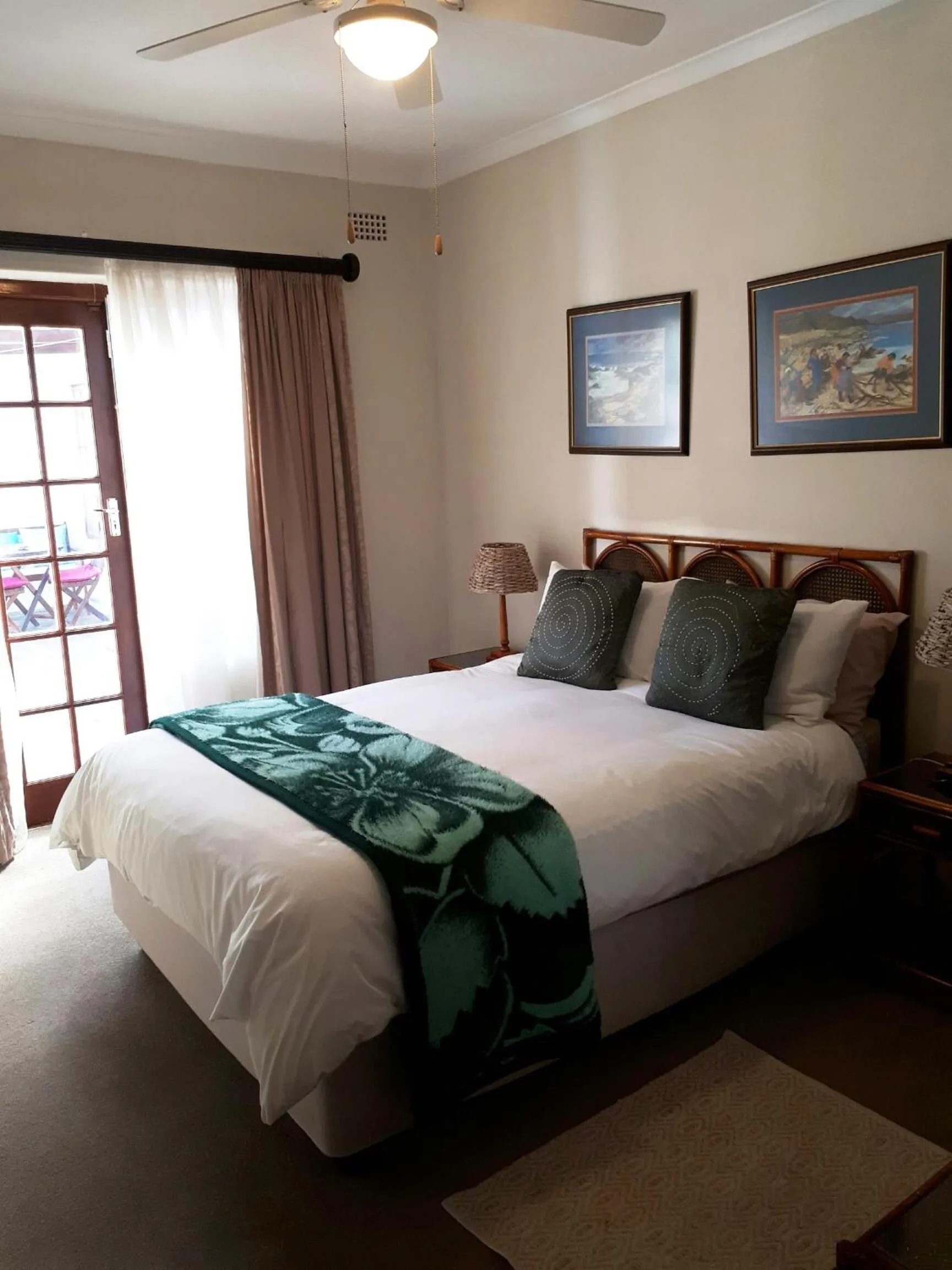 Photo of the whole room, Bed in Dolphin Inn Blouberg